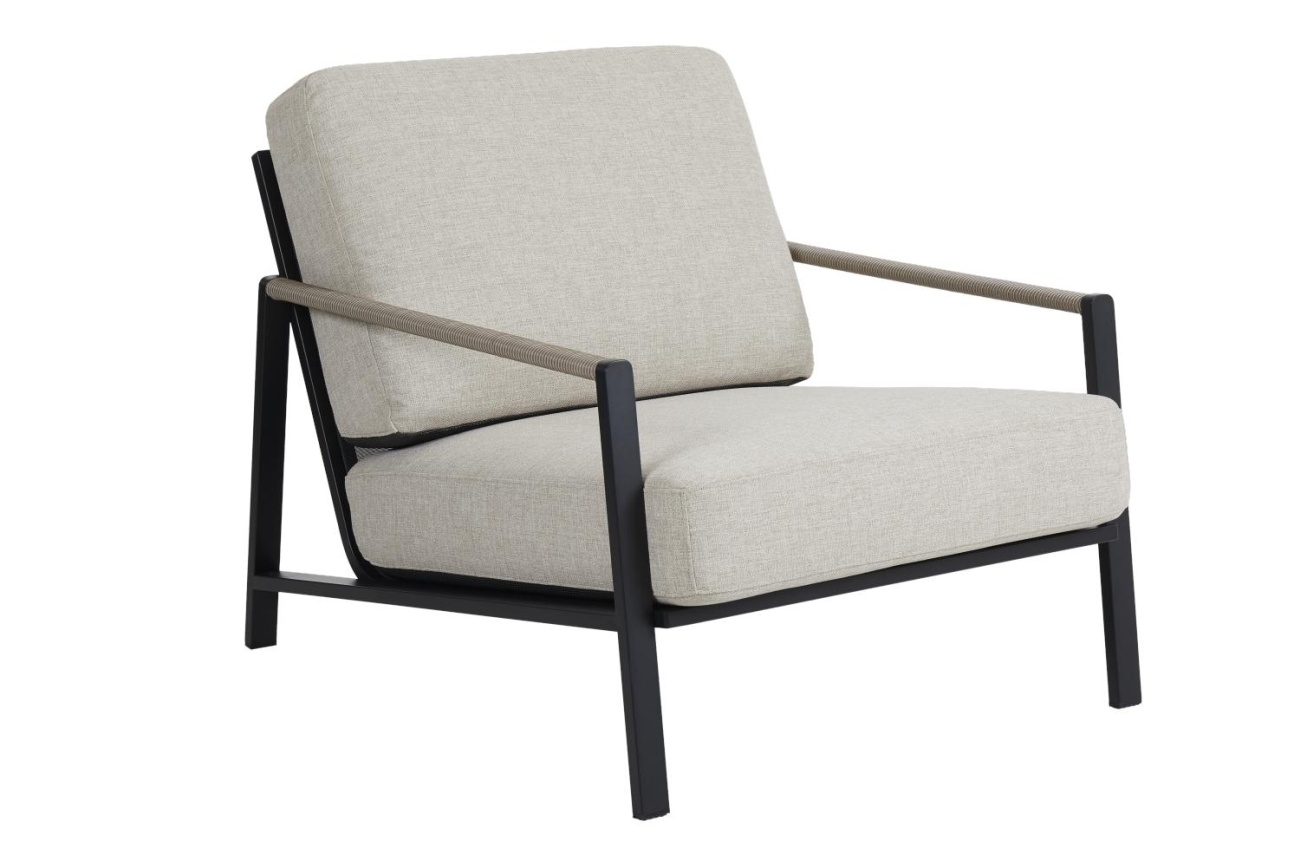 Der Gartensessel Lyra überzeugt mit seinem modernen Design. Gefertigt wurde er aus Stoff, welcher einen grauen Farbton besitzt. Das Gestell ist aus Metall und hat eine schwarze Farbe. Die Sitzhöhe des Sessels beträgt 40 cm.