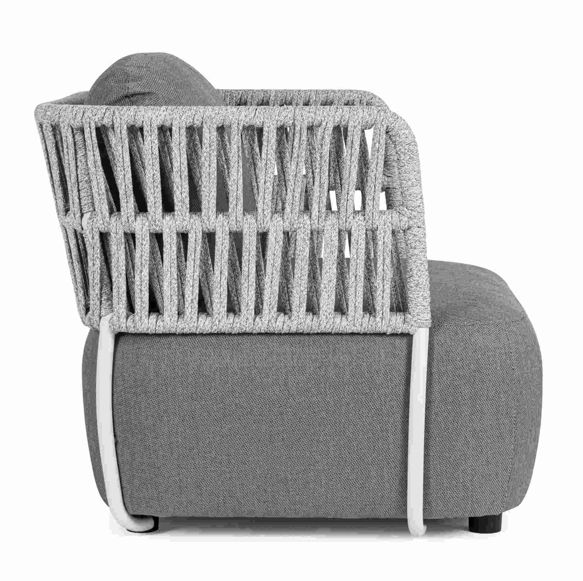 Der Gartensessel Palmer überzeugt mit seinem modernen Design. Gefertigt wurde er aus Olefin-Stoff, welcher einen grauen Farbton besitzt. Das Gestell ist aus Aluminium und hat eine weiße Farbe. Der Sessel verfügt über eine Sitzhöhe von 40 cm und ist für de