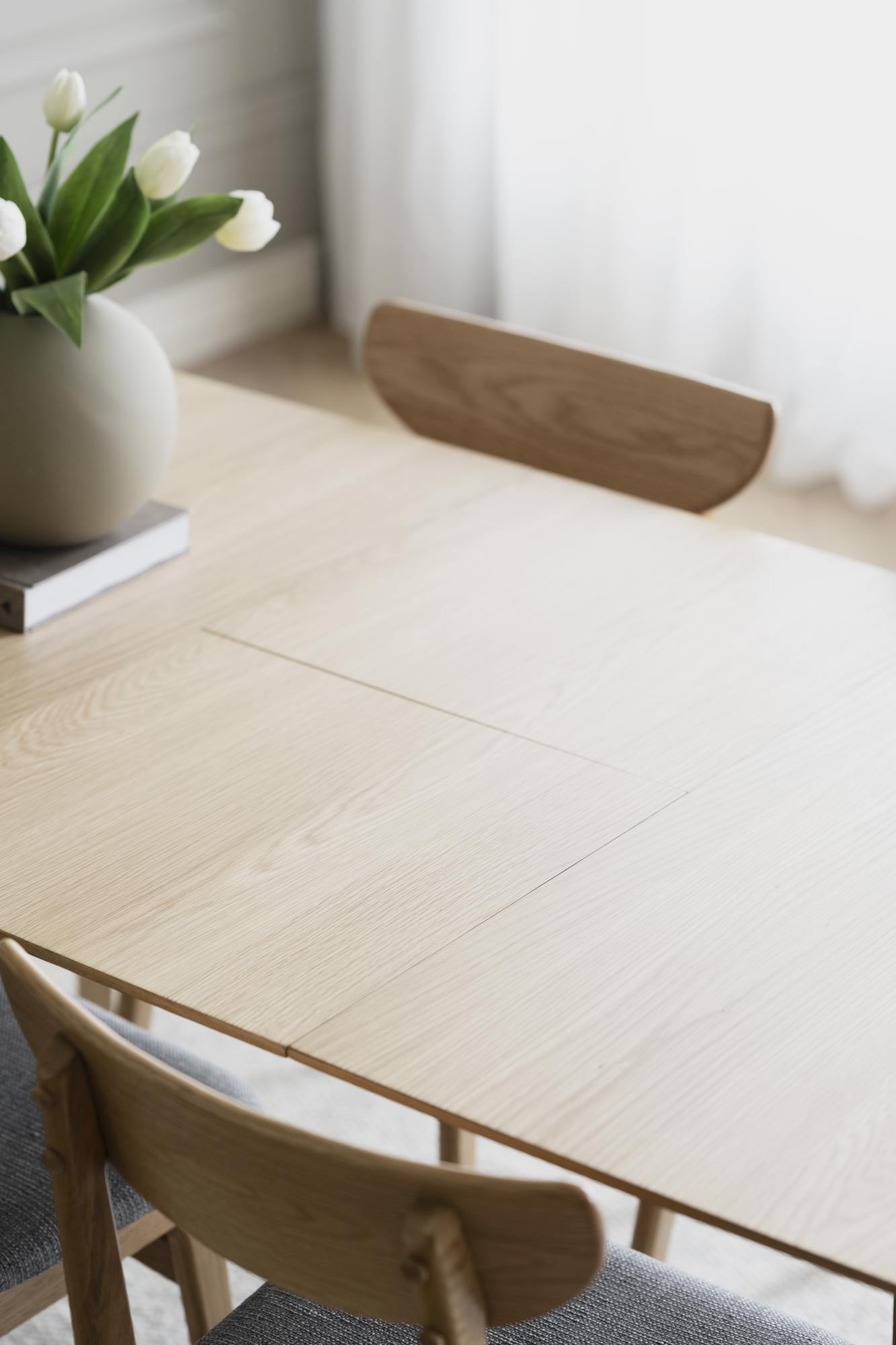 Esstisch Cirrus mit Auszug, Eiche 190/235cm passt perfekt in stilvolle Wohnräume.