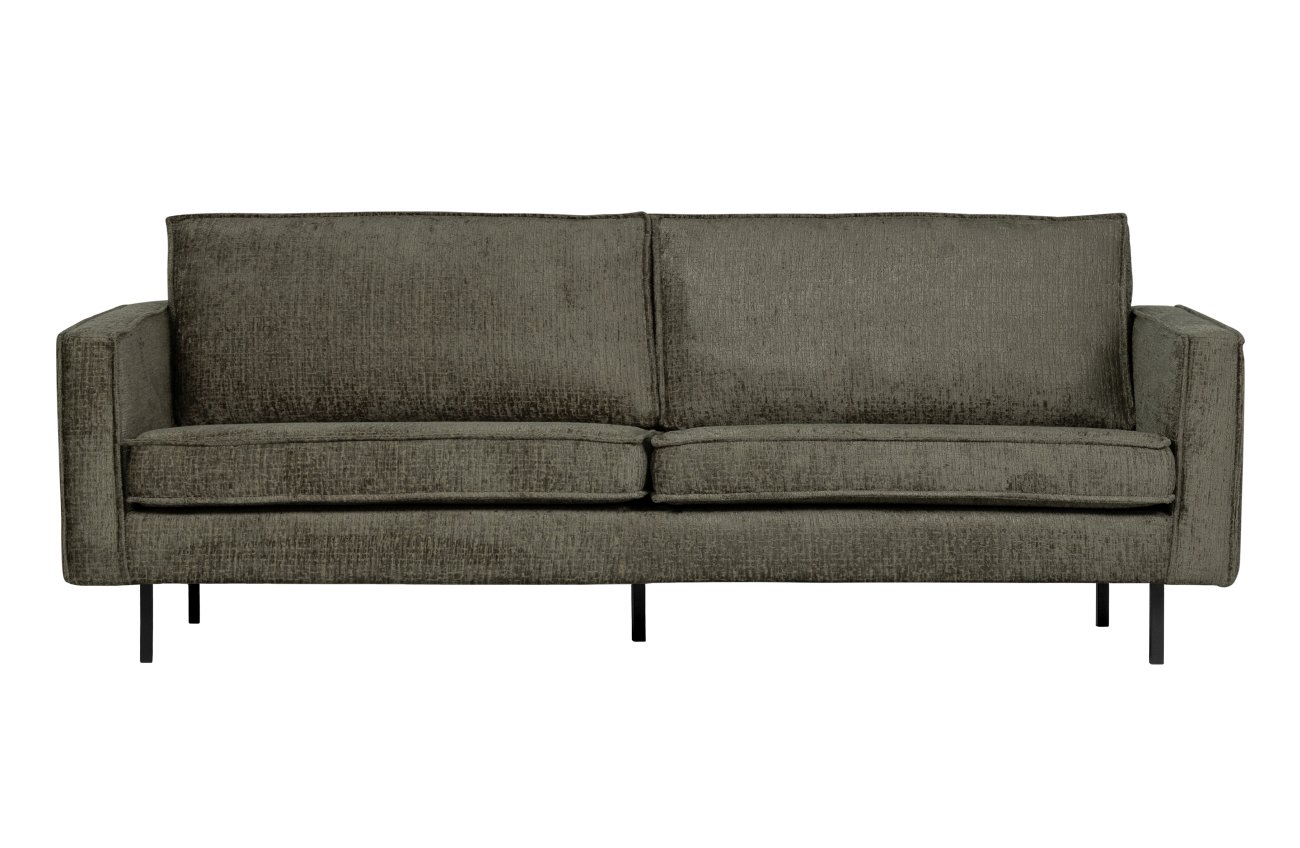 Das Sofa Rodeo überzeugt mit seinem modernen Stil. Gefertigt wurde es aus Struktursamt, welches einen graugrünen Farbton besitzt. Das Gestell ist aus Metall und hat eine schwarze Farbe. Das Sofa besitzt eine Breite von 190 cm.