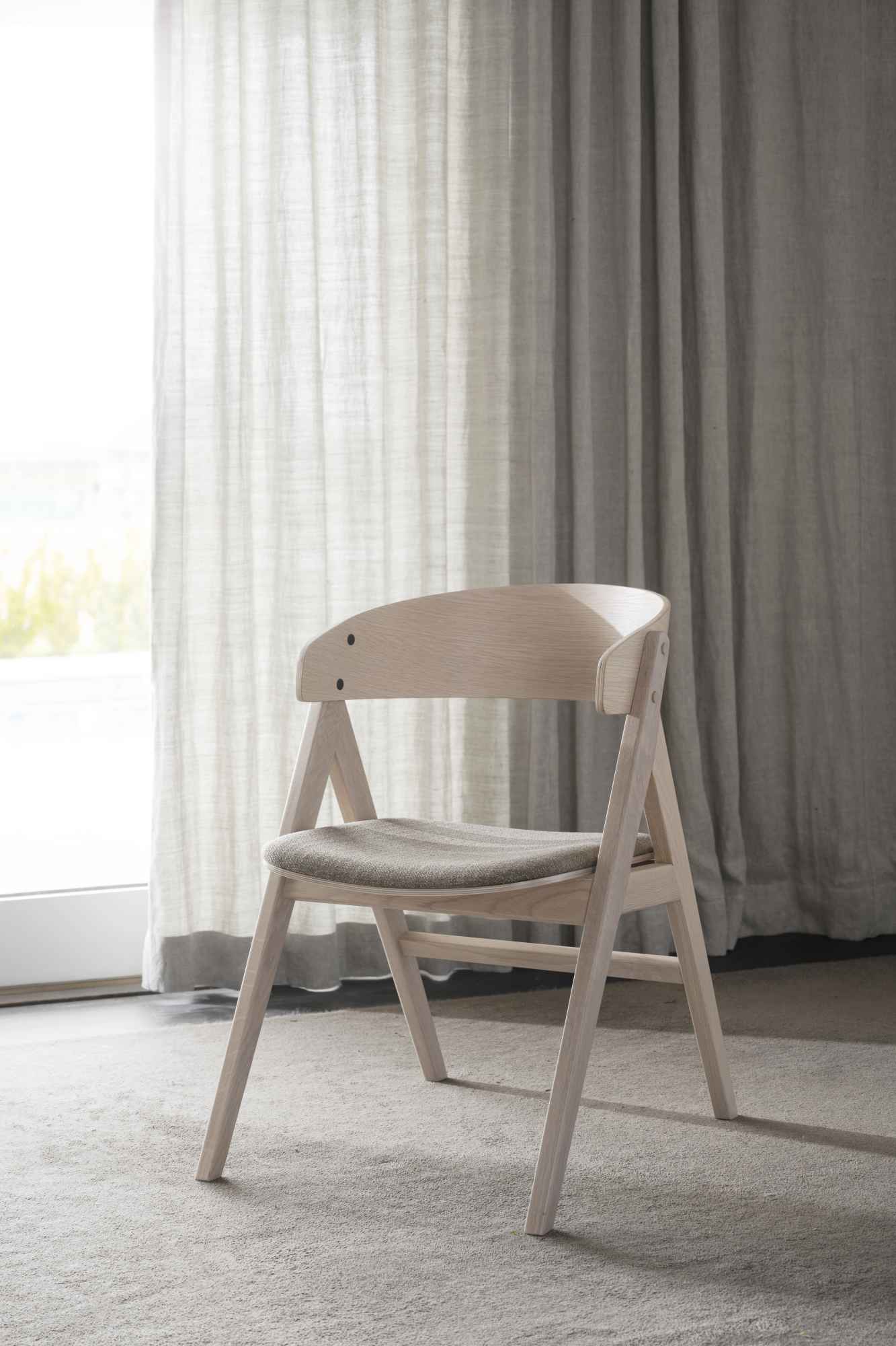 Jetzt entdecken: Stuhl Waterton 2er Set, Eiche whitewash, Braun mit hochwertiger Verarbeitung.