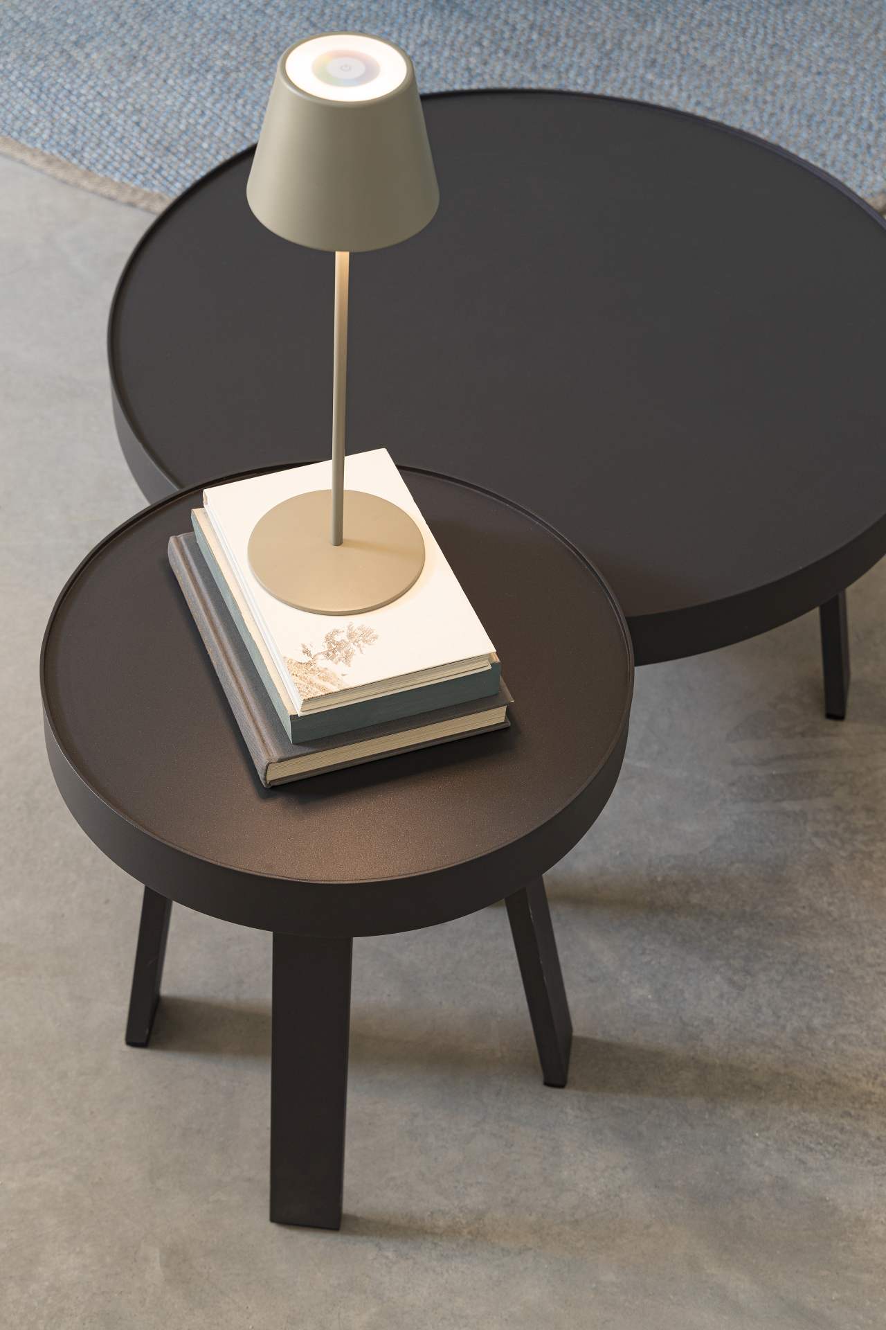 Couchtisch Spyro aus Aluminium Ø 41 cm, Anthrazit