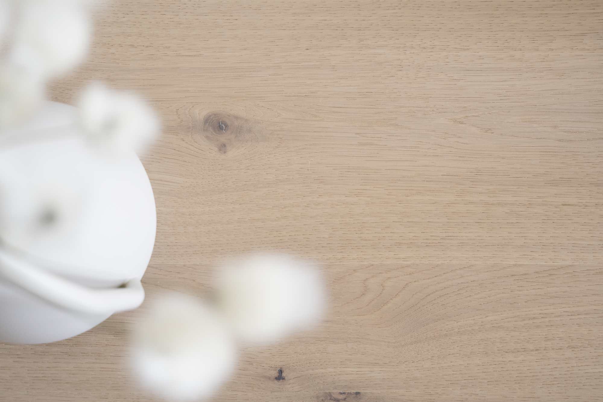 Esstisch Winnipeg 200x100cm, Eiche Weiß pigmentiert passt perfekt in stilvolle Wohnräume.