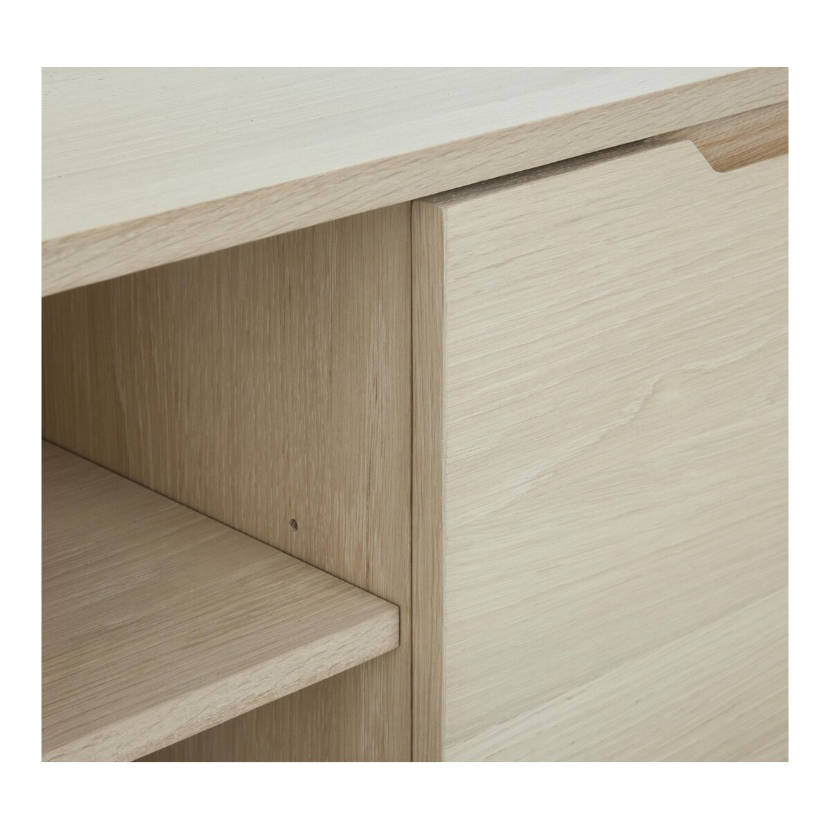 TV-Board Enimeta Eiche Whitewash 160 cm - mit Türen & Soft-Close