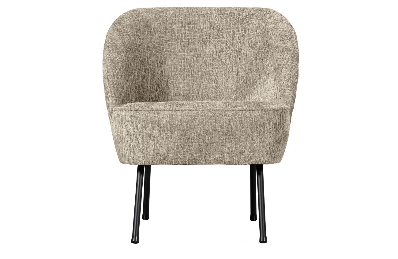 Der Sessel Vogue überzeugt mit seinem modernen Stil. Gefertigt wurde er aus Struktursamt, welches einen Creme Farbton besitzt. Das Gestell ist aus Metall und hat eine schwarze Farbe. Der Sessel besitzt eine Größe von 57x70 cm.