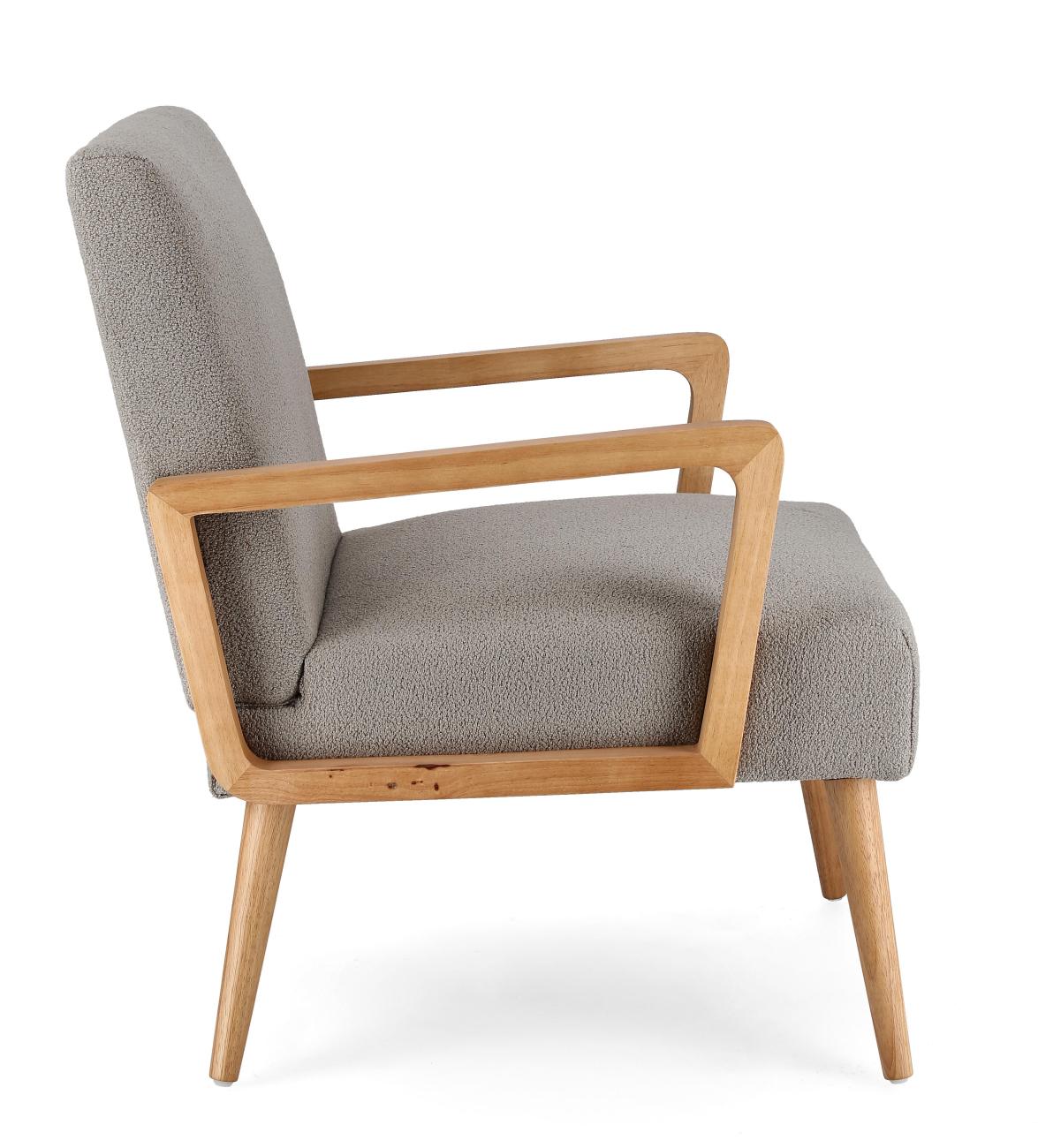 Der Sessel Verina überzeugt mit seinem modernen Stil. Gefertigt wurde er aus einem Stoff-Bezug, welcher einen grauen Farbton besitzt. Das Gestell ist aus Kautschukholz und hat eine natürliche Farbe. Der Sessel verfügt über eine Armlehne.