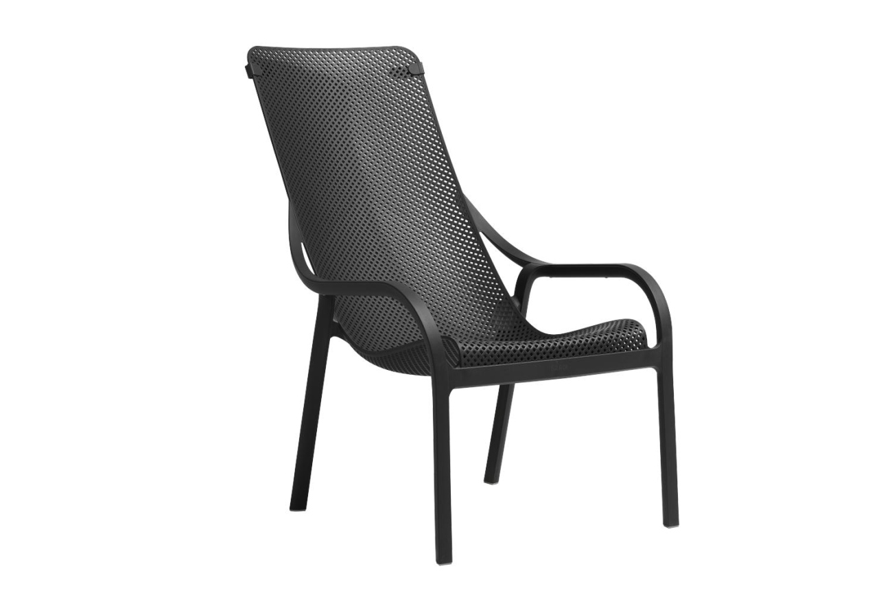 Der Gartensessel Net überzeugt mit seinem modernen Design. Gefertigt wurde er aus Kunststoff, welches einen Anthrazit Farbton besitzt. Das Gestell ist auch aus Kunststoff und hat eine Anthrazit Farbe. Die Sitzhöhe des Sessels beträgt 42 cm.