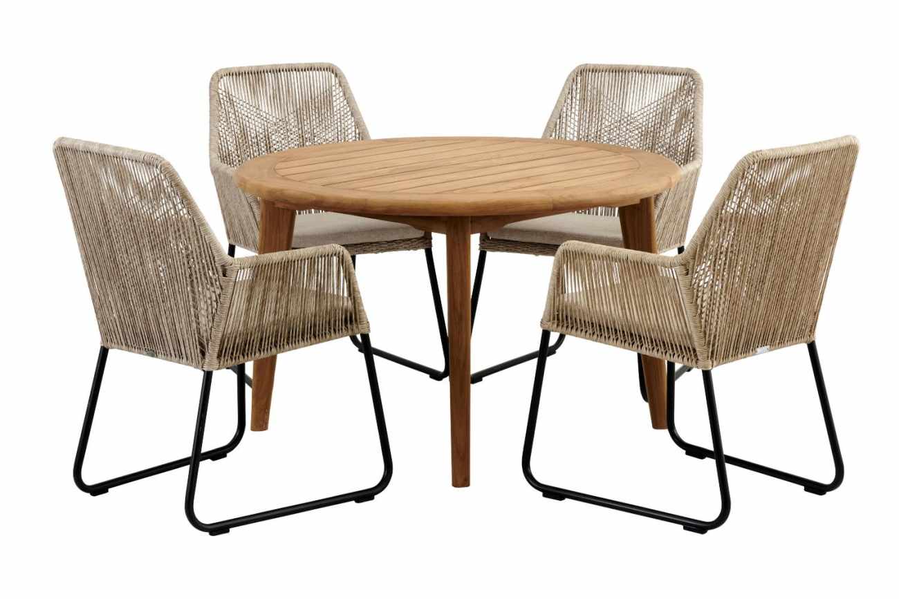 Der Gartenesstisch Lilja überzeugt mit seinem modernen Design. Gefertigt wurde die Tischplatte aus Teakholz und hat eine natürliche Farbe. Das Gestell ist auch aus Teakholz und hat eine natürliche Farbe. Der Tisch besitzt einen Durchmesser von 120 cm.
