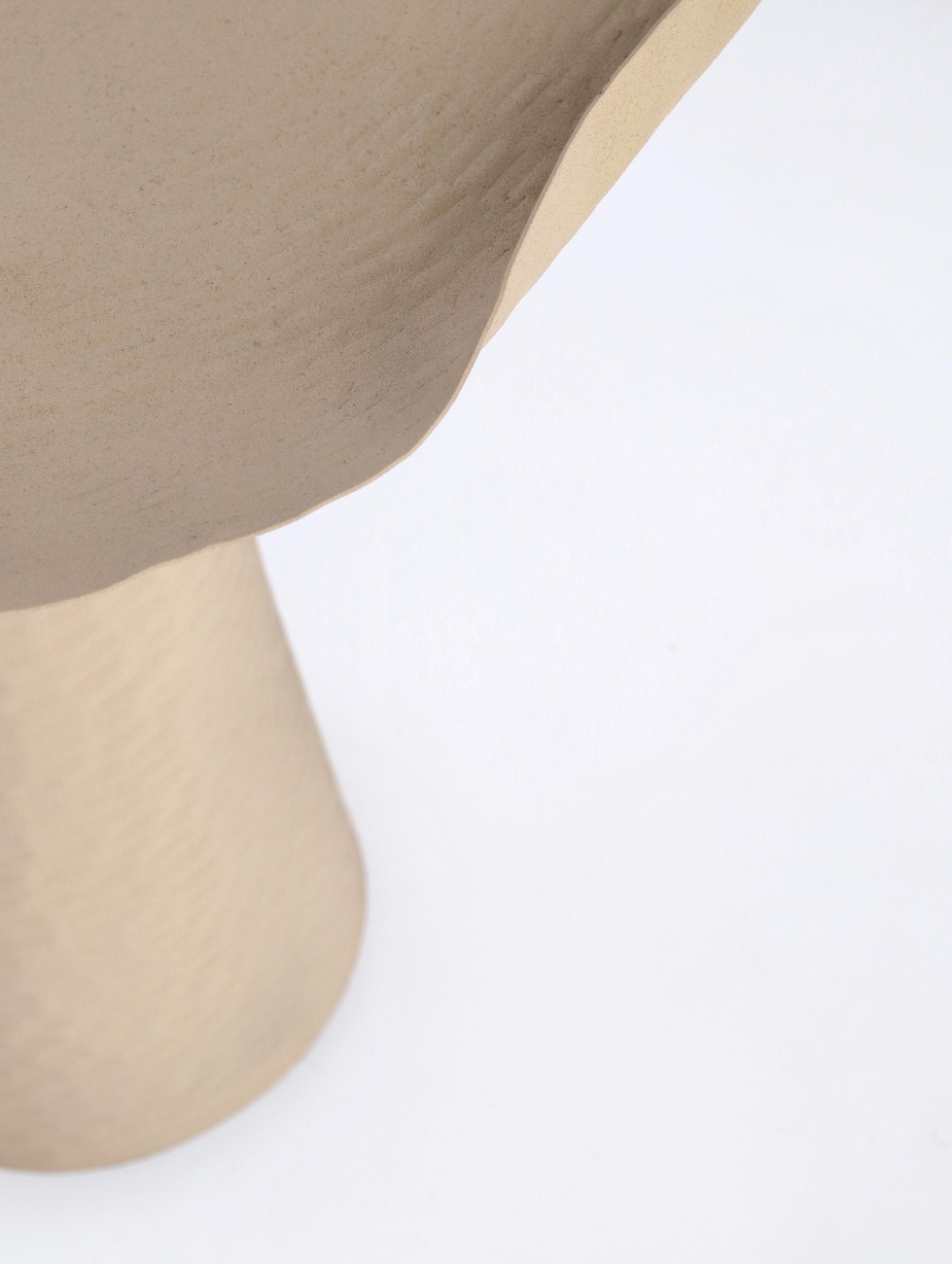 Beistelltisch Lalita aus Metall Ø 46 cm, Beige