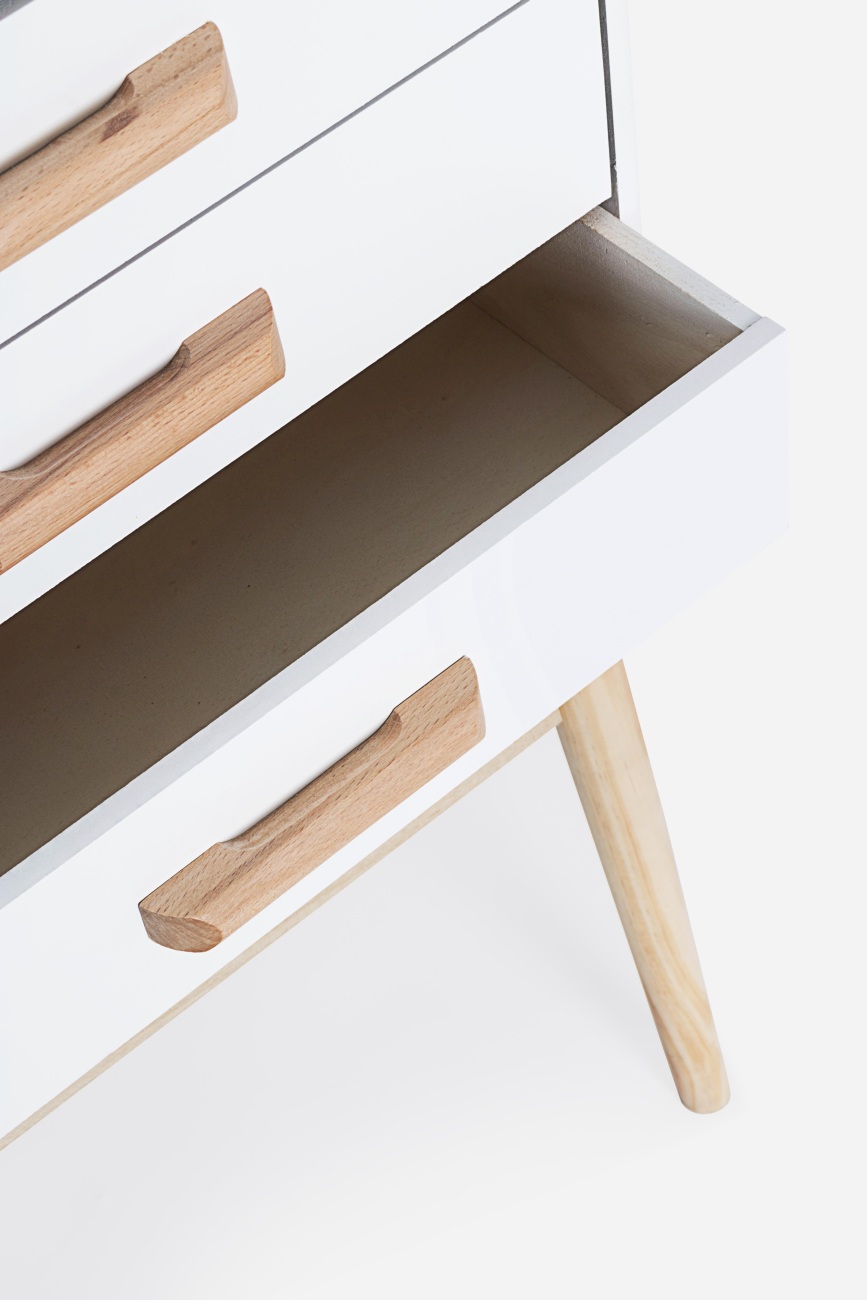 Kommode Ordinary aus Kiefernholz, moderner Stauraum mit 5 Schubladen, weiß, naturfarbene Beine