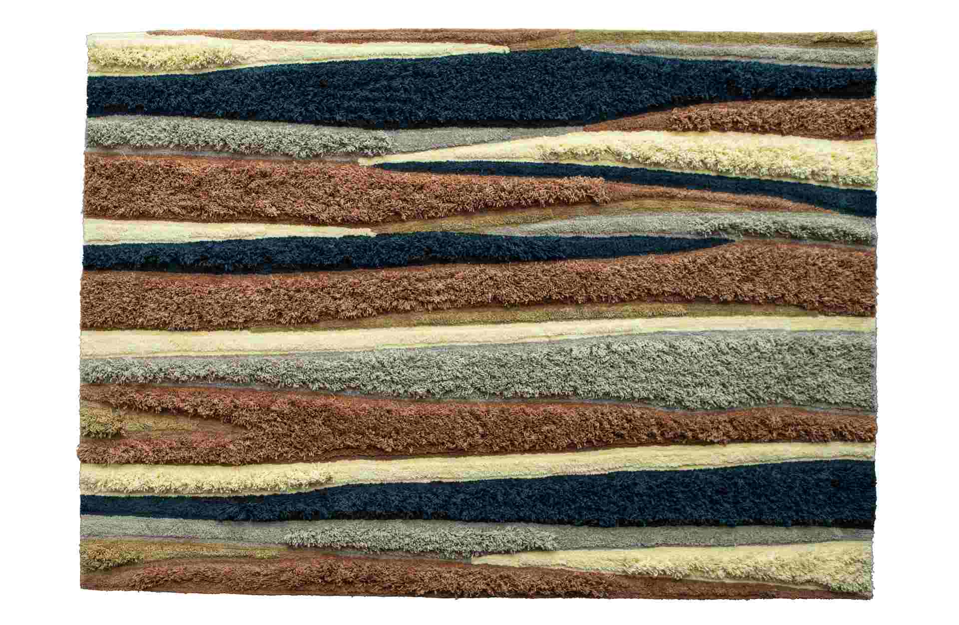 Der Teppich Flower Fields überzeugt mit seinem modernen Design. Gefertigt wurde er aus Kunststofffasern, welche einen mehrfarbigen Farbton besitzen. Der Teppich besitzt eine Größe von 170x240 cm.