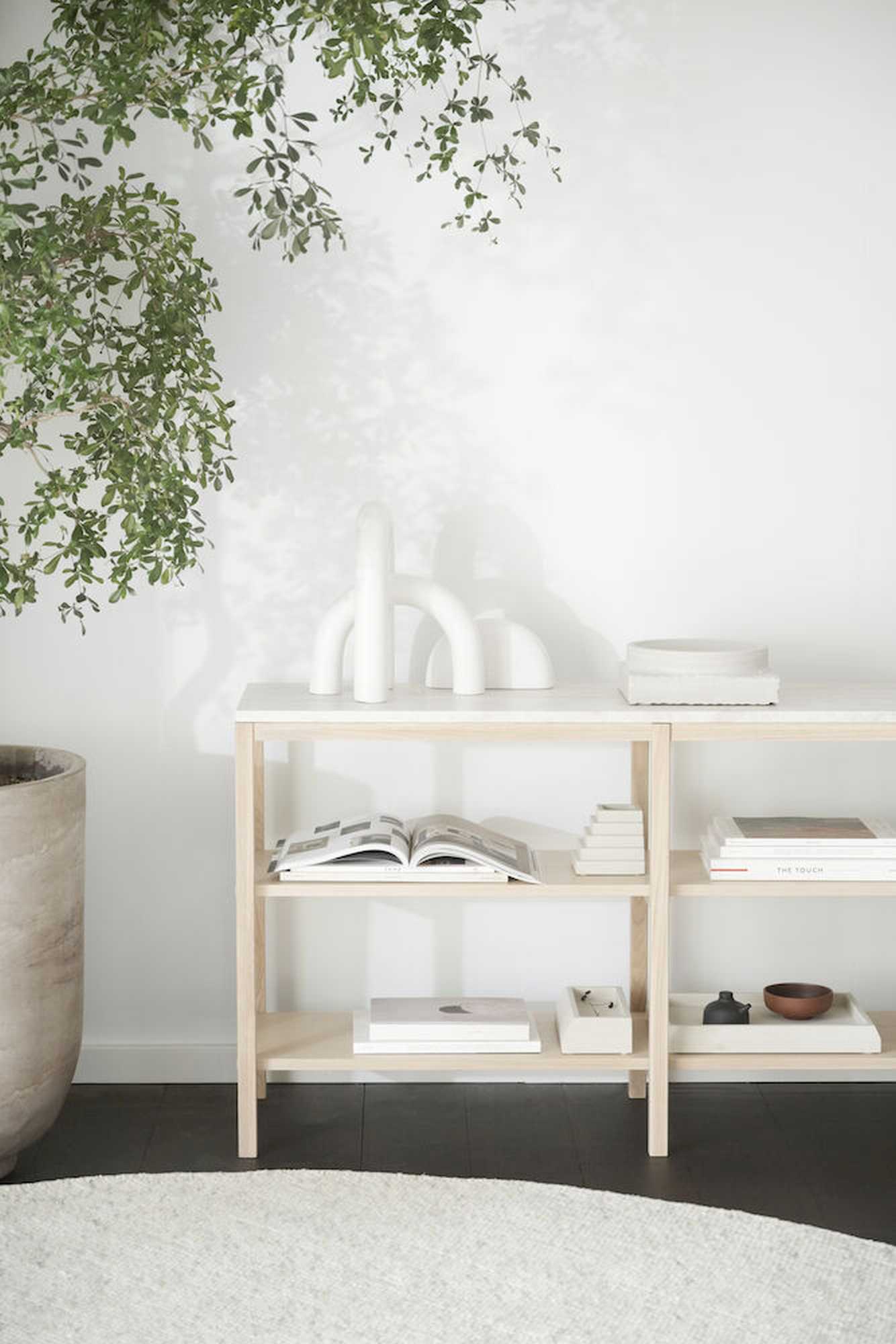 Konsole Orwel 140x40x75cm, Traventin / Eiche Whitewash passt perfekt in stilvolle Wohnräume.