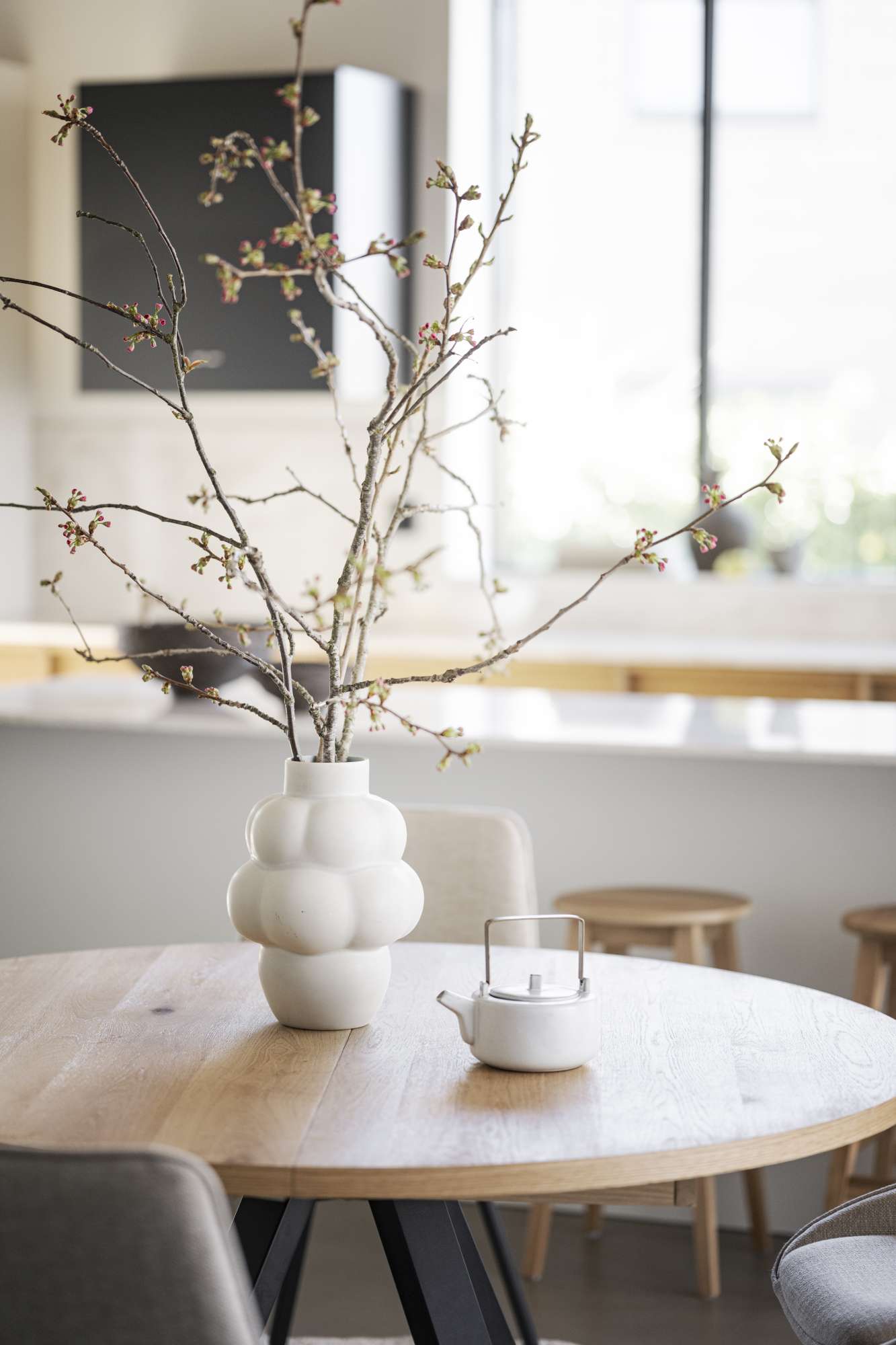 Esstisch Maddock Rund 135cm, Eiche Natur – überzeugt mit zeitlosem Stil.