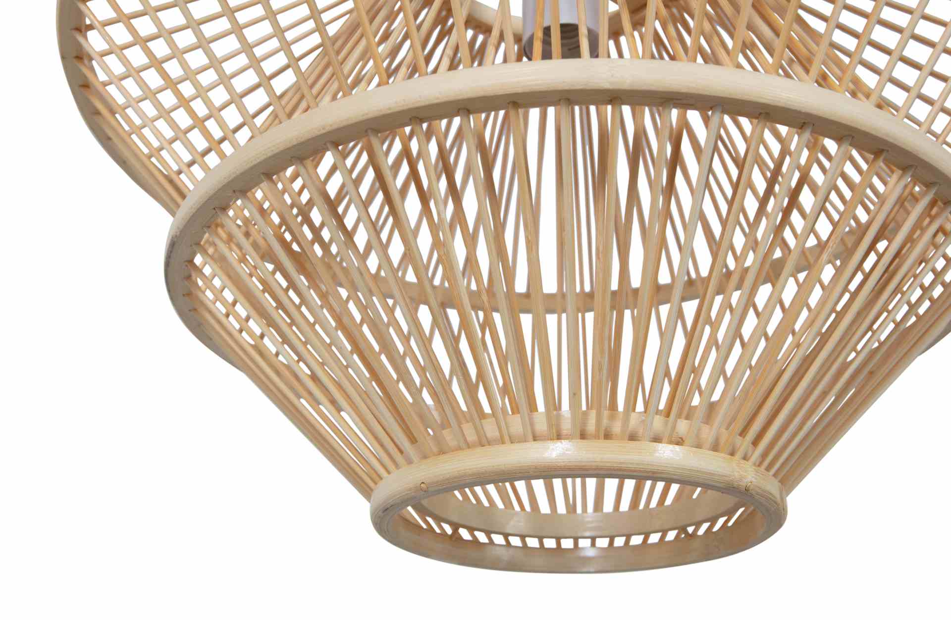 Die Hängelampe Bamboo überzeugt mit ihrem Boho Stil. Gefertigt wurde die Lampe aus Bambus, welches einen natürlichen Farbton besitzt.
