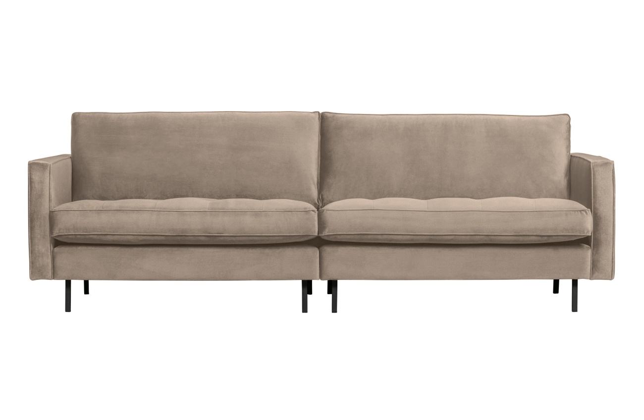 Das Sofa Rodeo Classic überzeugt mit seinem modernen Design. Gefertigt wurde es aus Samt, welcher einen Kaki Farbton besitzt. Das Gestell ist aus Metall und hat eine schwarze Farbe. Der Sessel besitzt eine Sitzhöhe von 47.