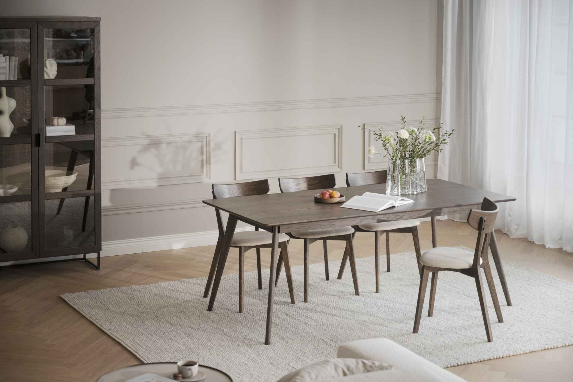 Hochwertiger Esstisch Yumi Rechteckig 190x90cm, MDF Eiche Braun für jede Einrichtung.