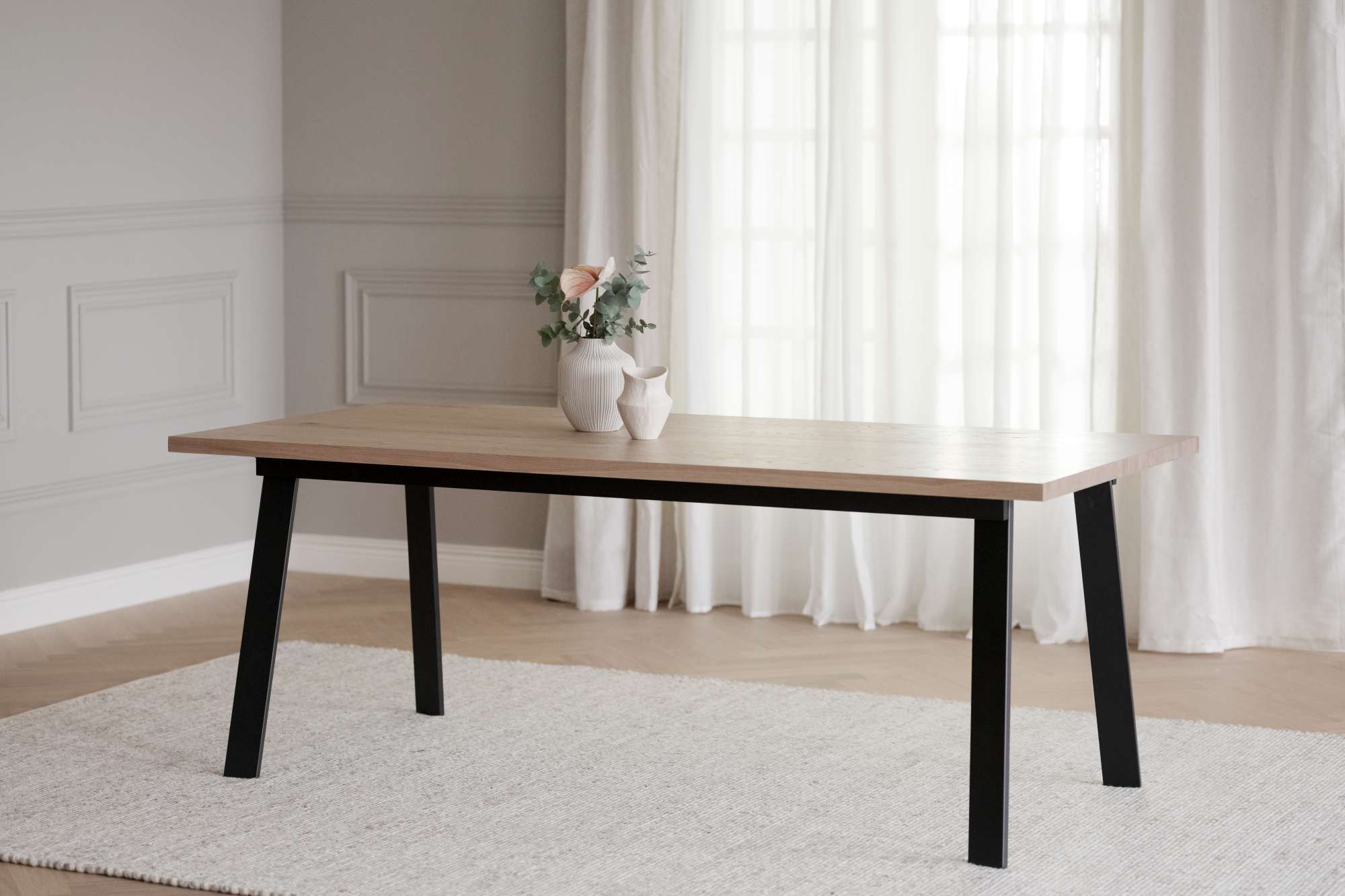 Esstisch Winnipeg 200x100cm, Eiche Weiß pigmentiert passt perfekt in stilvolle Wohnräume.