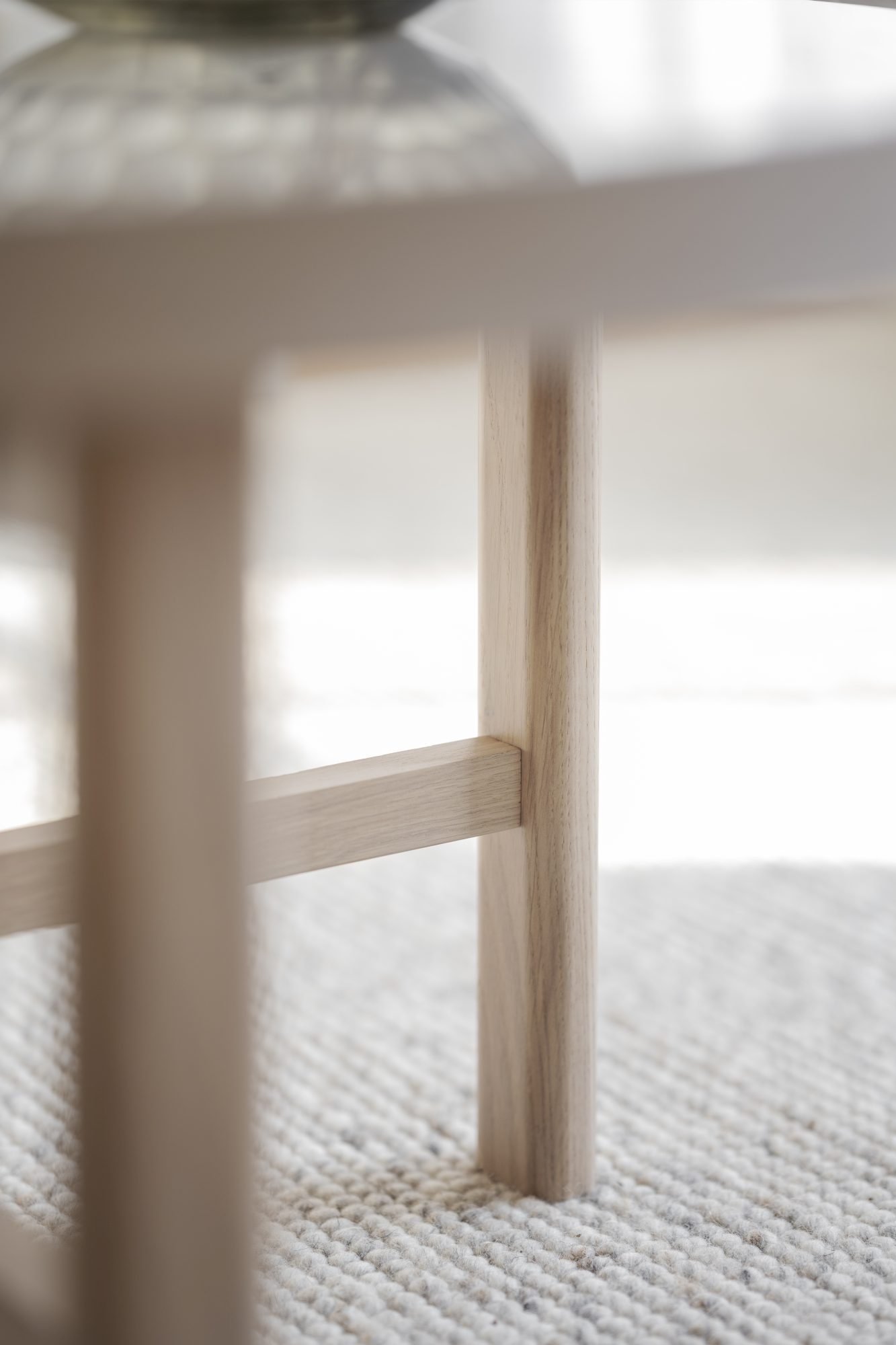 Komfortabel & schön – Couchtisch Marsden Rund 60cm, Weiß.