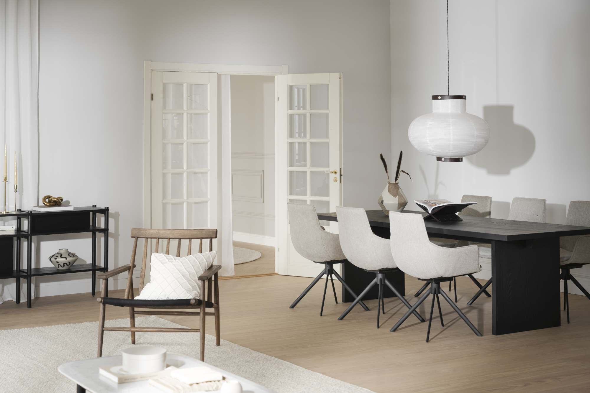 Komfortabel & schön – Stuhl Lowell 2er Set Drehgestell mit Armlehnen, Stoff Grau.