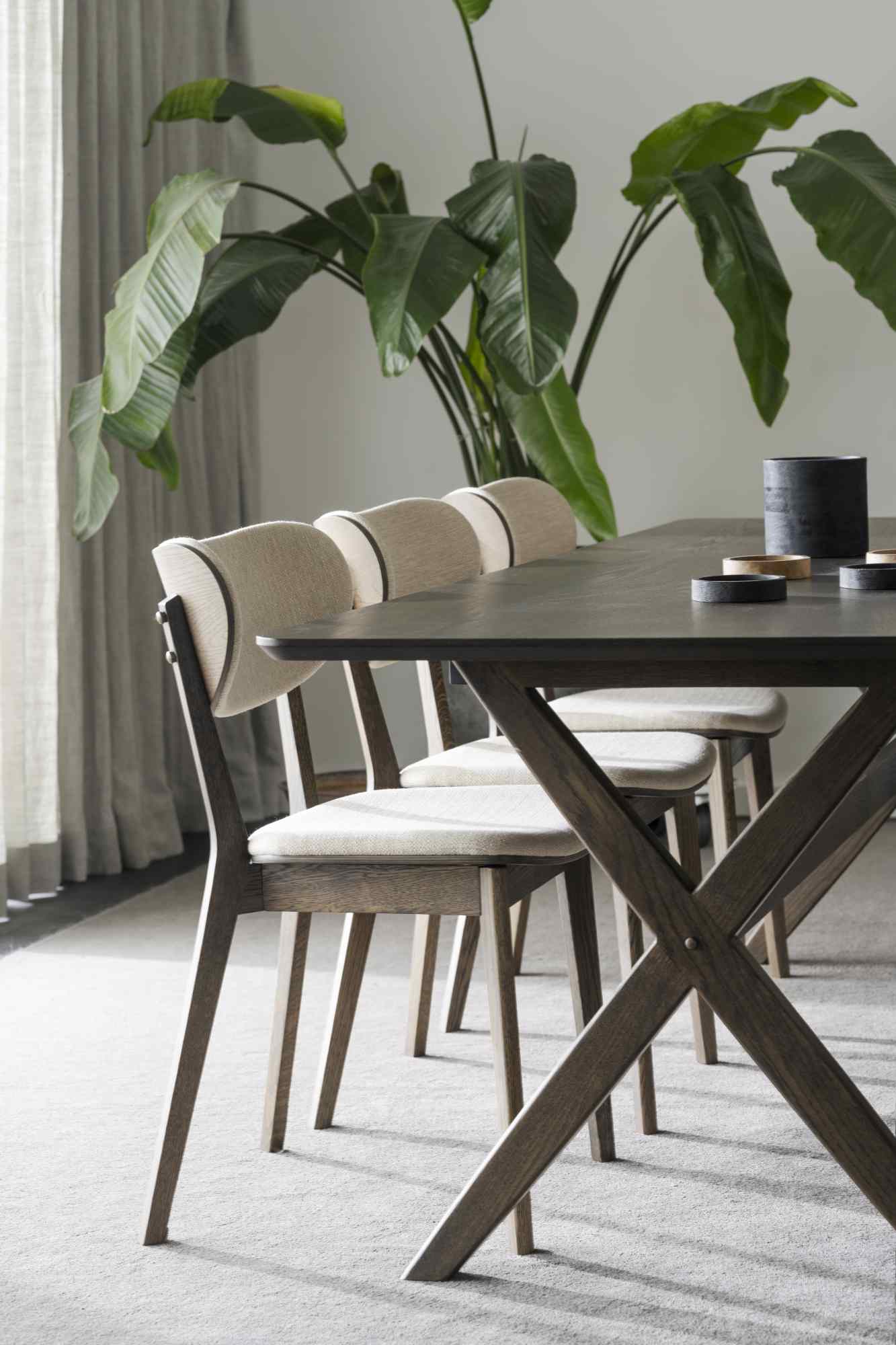 Machen Sie Ihr Zuhause komplett mit Stuhl Kato 2er Set, Braun / Beige.