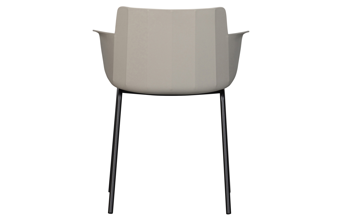 Der Esszimmerstuhl Foppe überzeugt mit seinem modernen Design. Gefertigt wurde er aus Polypropylen, welcher einen grauen Farbton besitzt. Das Gestell ist aus Metall und hat eine schwarze Farbe. Die Sitzhöhe des Stuhls beträgt 45 cm
