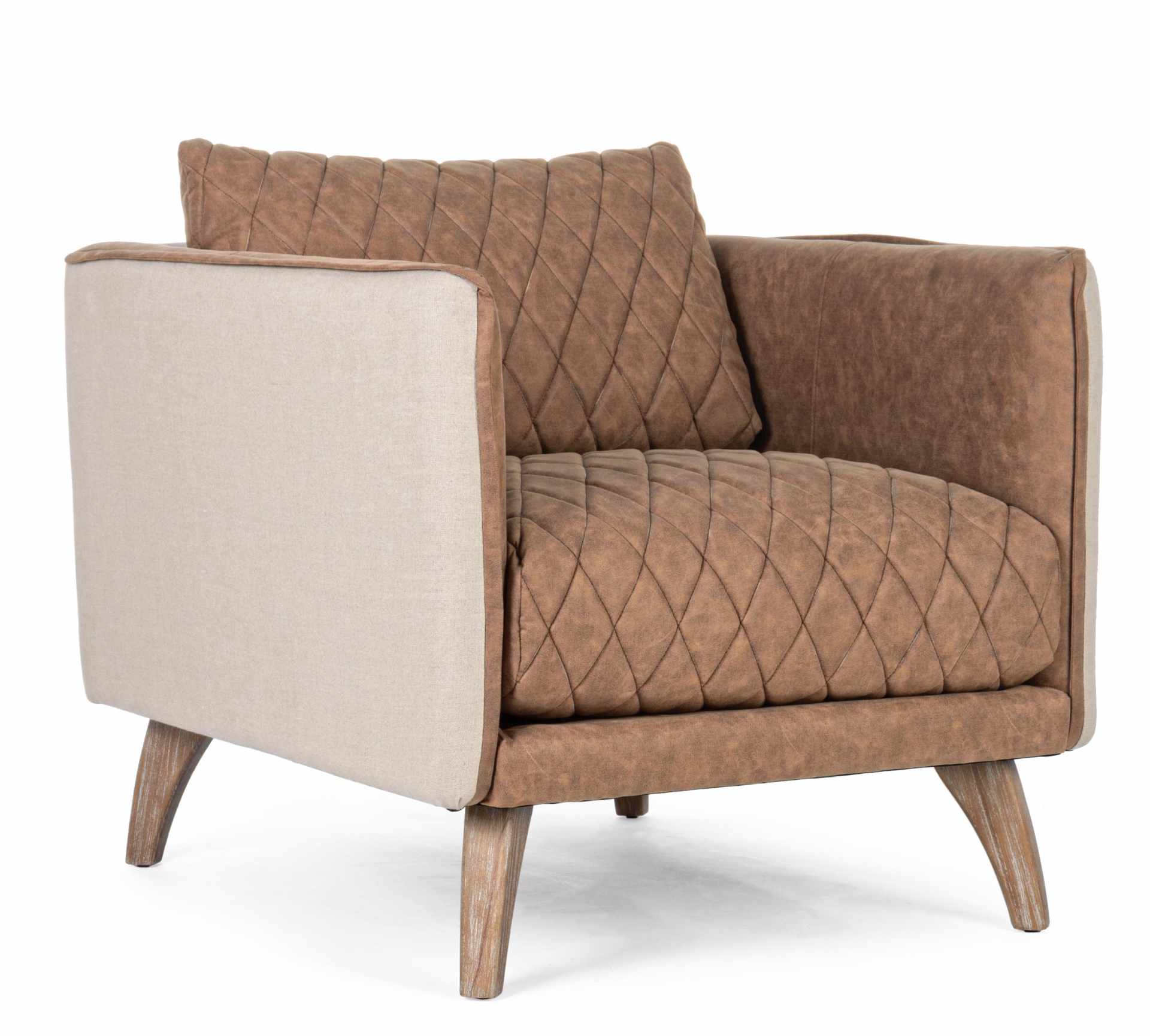 Der Sesel Helston überzeugt mit seinem klassischen Design. Gefertigt wurde er aus Kunstleder, welches einen Cognac Farbton besitzt. Das Gestell ist aus Eschenholz und hat eine natürliche Farbe. Der Sessel besitzt eine Sitzhöhe von 47 cm. Die Breite beträg