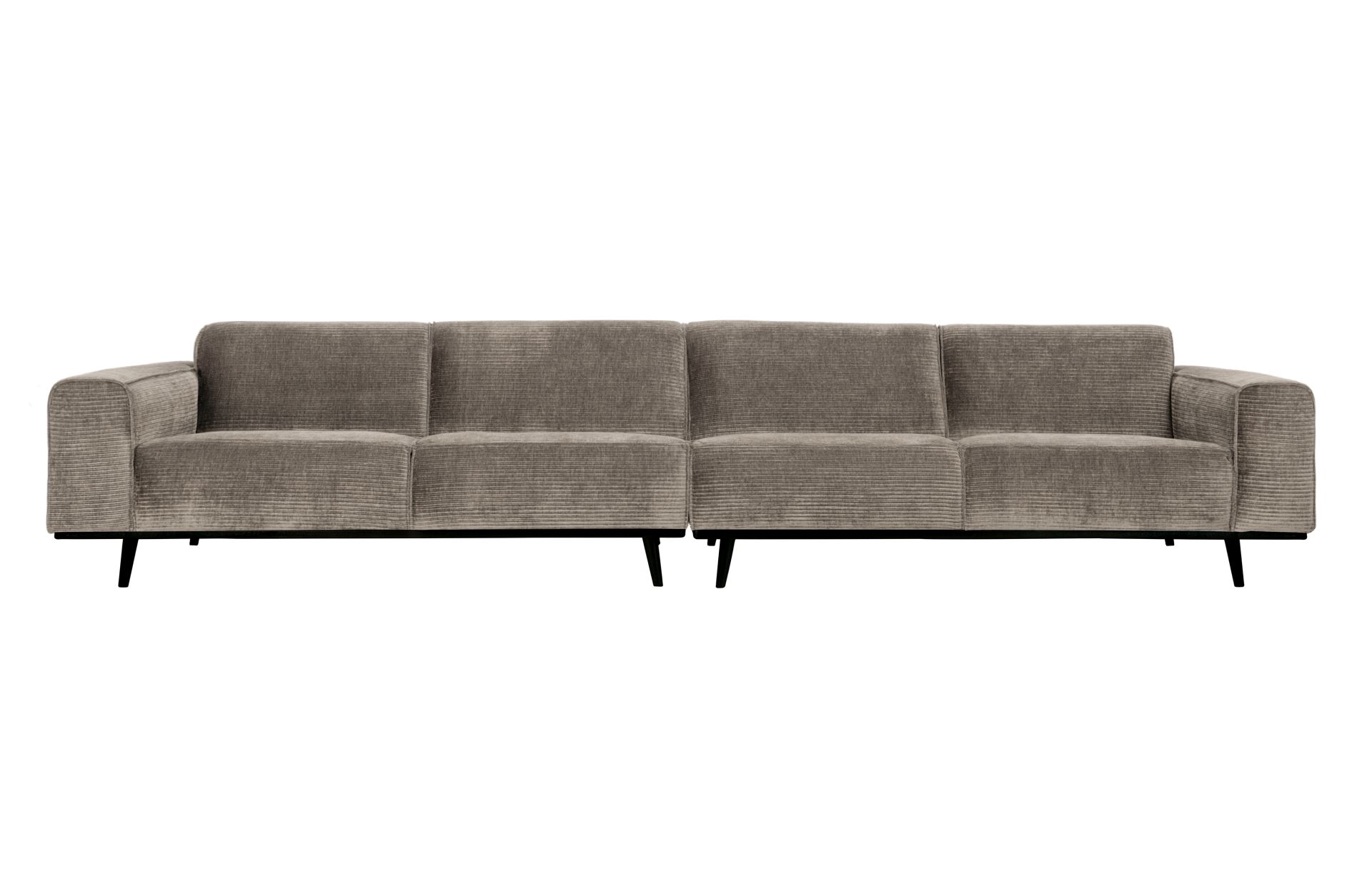 Das Sofa Statement überzeugt mit seinem modernen Design. Gefertigt wurde es aus gewebten Jacquard, welches einen Beige Farbton besitzen. Das Gestell ist aus Birkenholz und hat eine schwarze Farbe. Das Sofa hat eine Breite von 372 cm.