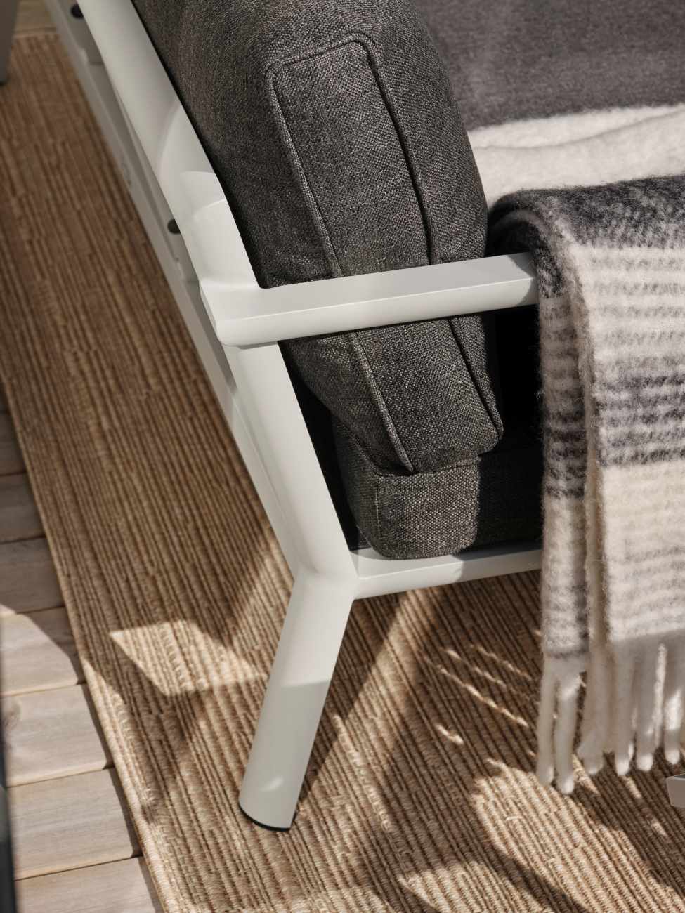 Gartenecksofa Delia mit Kissen, Hellgrau