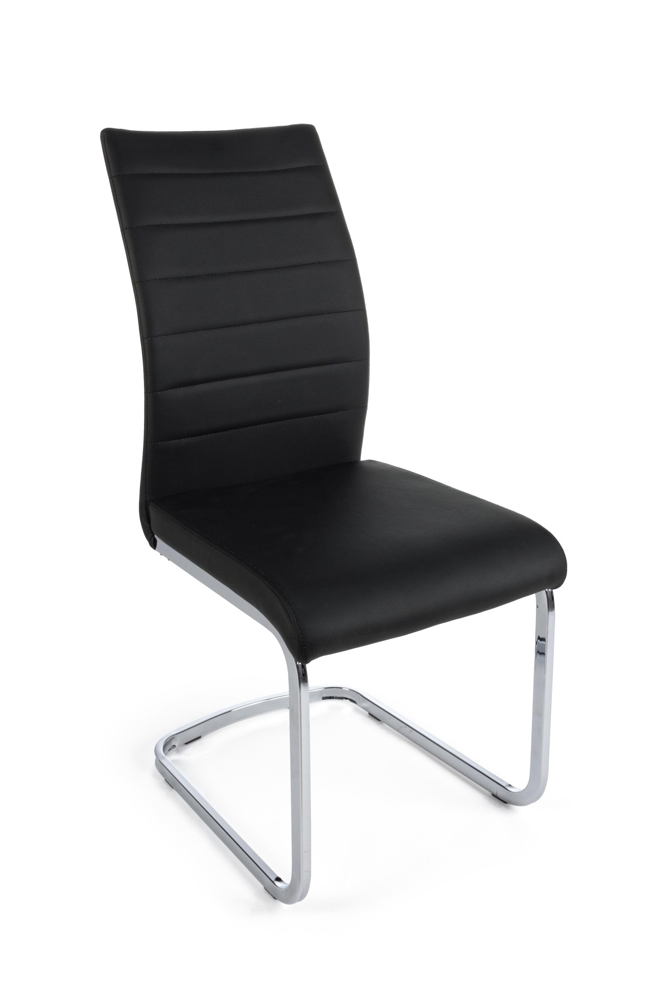 Der Stuhl Mayra überzeugt mit seinem modernem Design. Gefertigt wurde der Stuhl aus einem Kunststoff-Bezug, welcher einen schwarzen Farbton besitzt. Das Gestell ist aus Metall, welches eine Silberne Farbe hat. Die Sitzhöhe beträgt 47 cm.