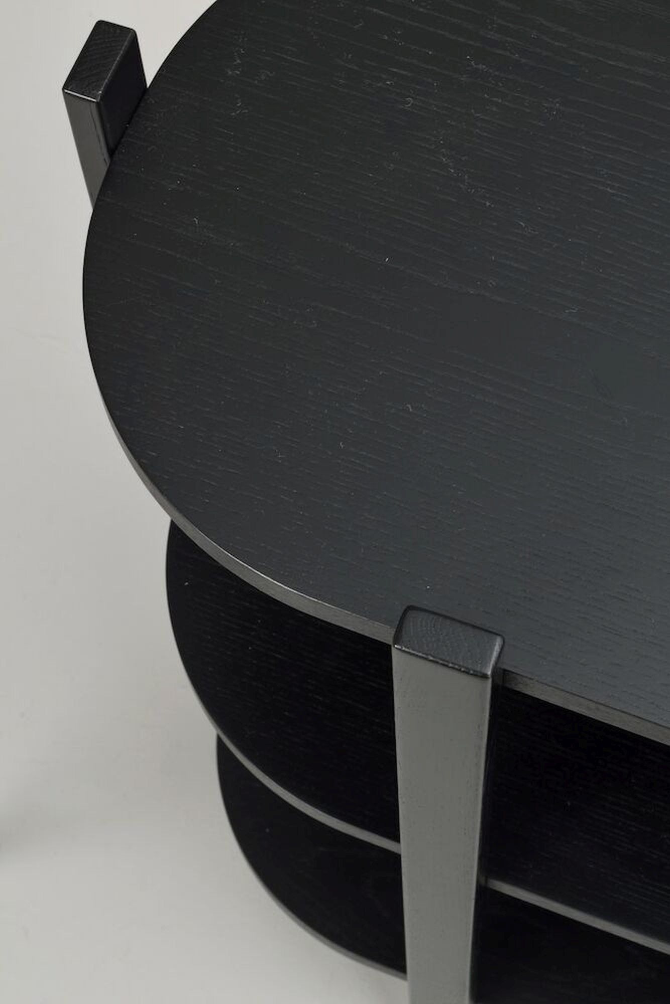 Konsole Tolsona 144x39x85cm, Eiche Schwarz passt perfekt in stilvolle Wohnräume.