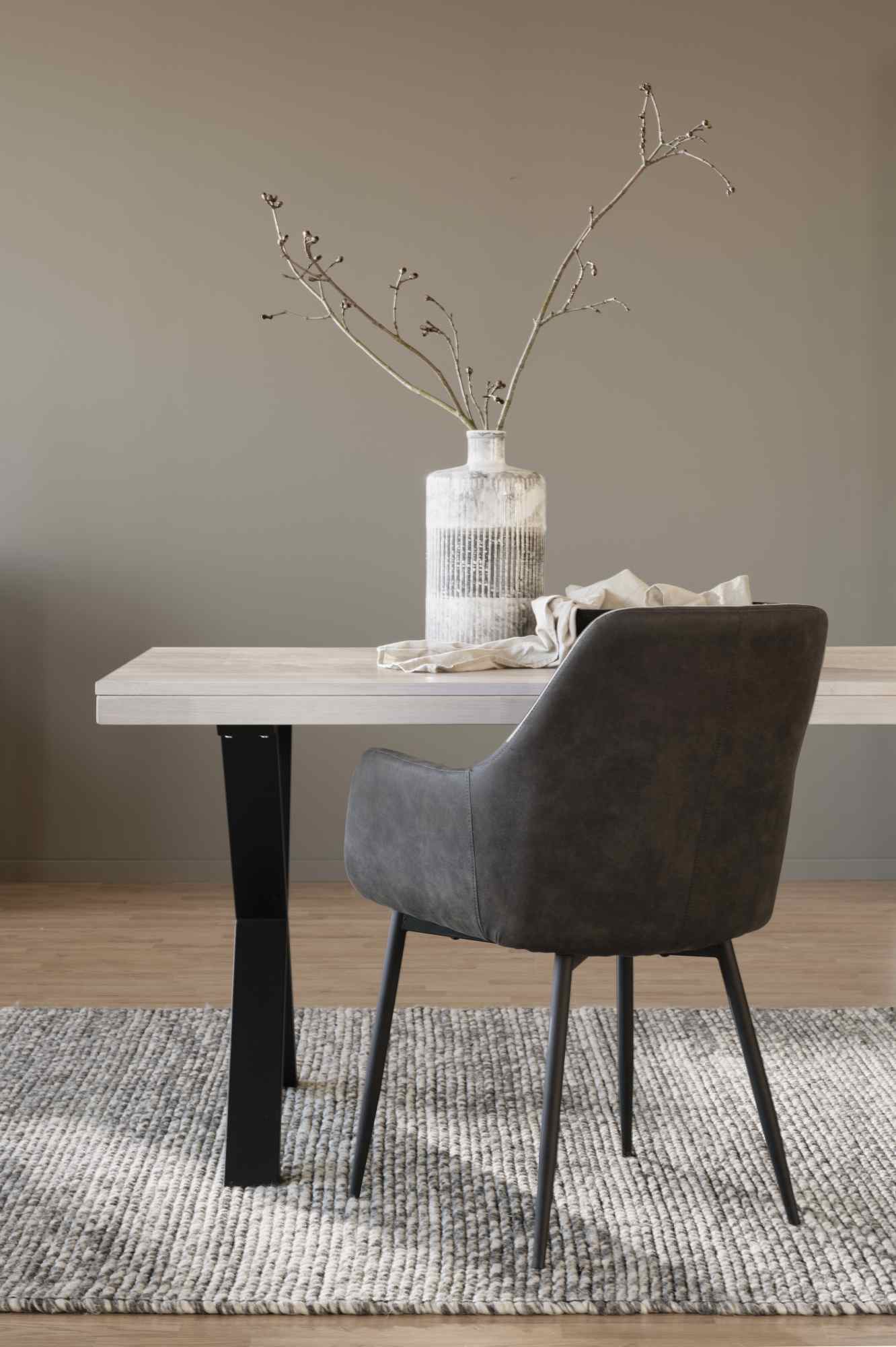 Komfortabel & schön – Esstisch Brooklyn, X-Gestell, 220cm, Whitewash.