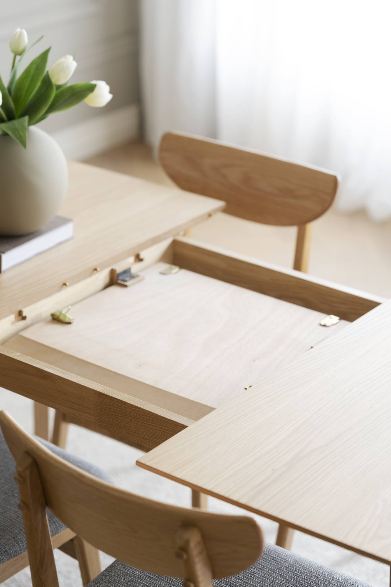 Esstisch Cirrus mit Auszug, Eiche 150/195cm passt perfekt in stilvolle Wohnräume.