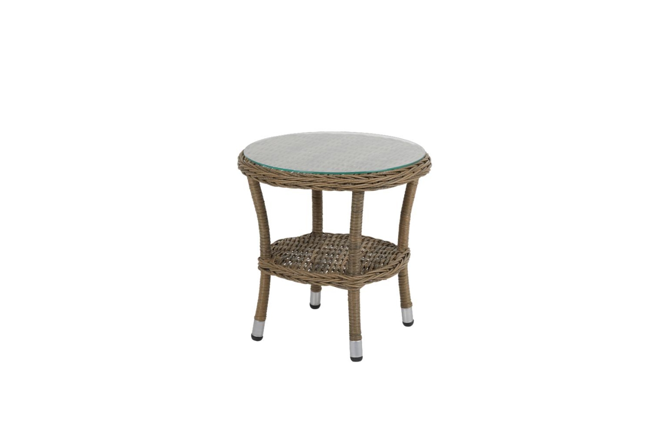 Das Garten-Set Vallmo überzeugt mit seinem modernen Design. Gefertigt wurde er aus Rattan, welches einen braunen Farbton besitzt. Das Gestell ist auch aus Rattan. Das Set wird mit zwei Stühlen und einem Tisch geliefert.