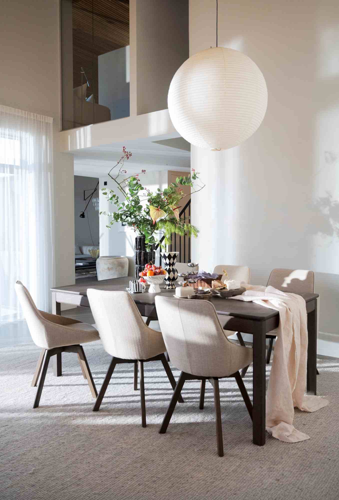 Design trifft Funktion: Esstisch Gardner 200cm, Eiche Braun.