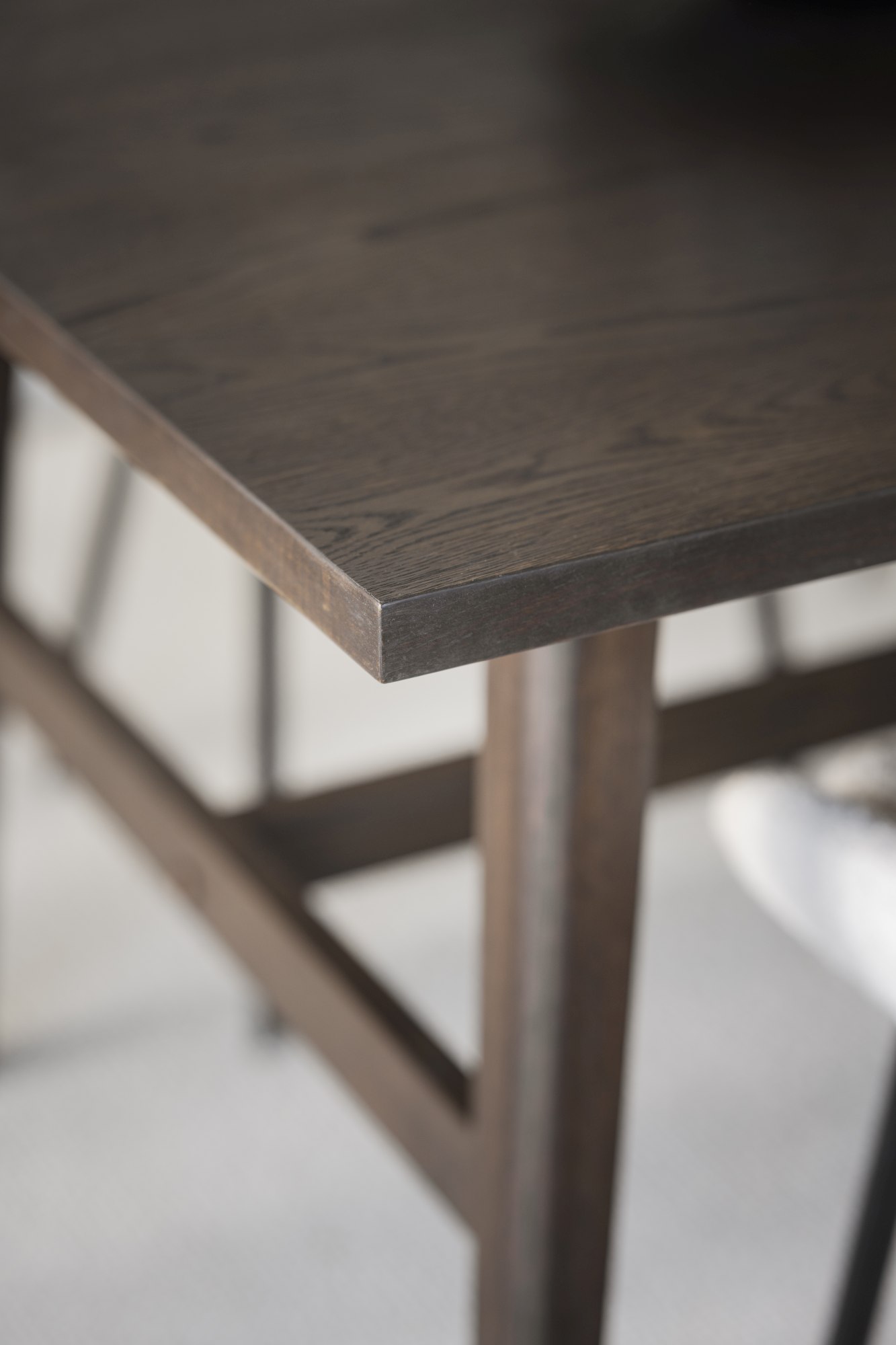 Design trifft Funktion: Esstisch Plainfield 220x100cm, Eiche Braun.