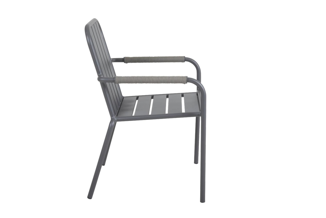 Der Gartenstuhl Innes überzeugt mit seinem modernen Design. Gefertigt wurde er aus Metall, welches einen Anthrazit Farbton besitzt. Das Gestell ist auch aus Metall und hat eine Anthrazit Farbe. Die Sitzhöhe des Stuhls beträgt 44 cm.