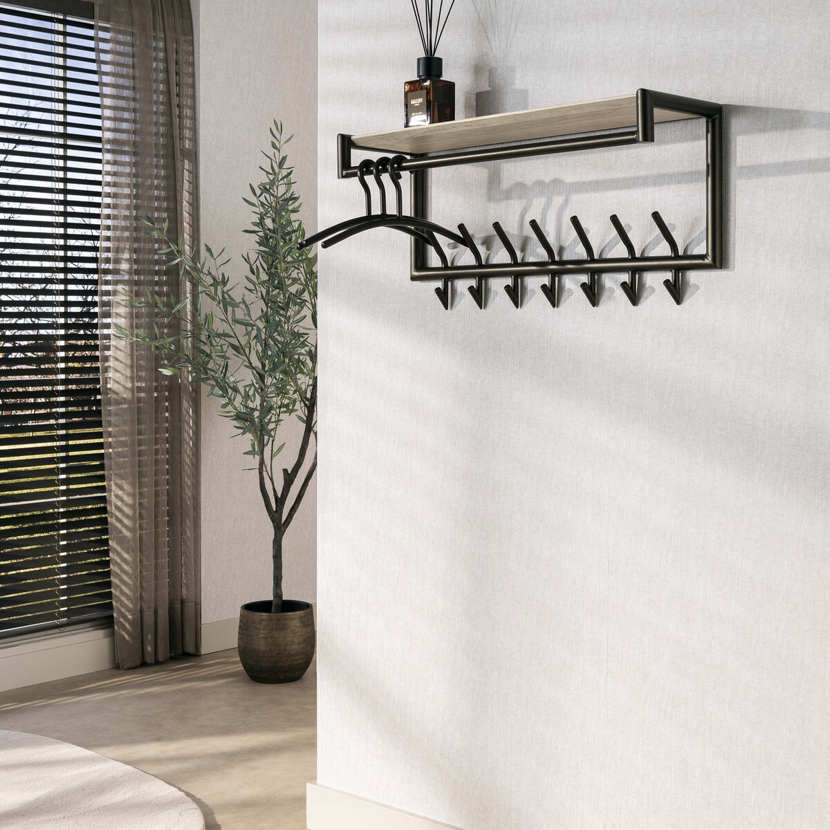 Garderobe Aret mit Kleiderstange, Hutablage und 7 Haken, 85 cm