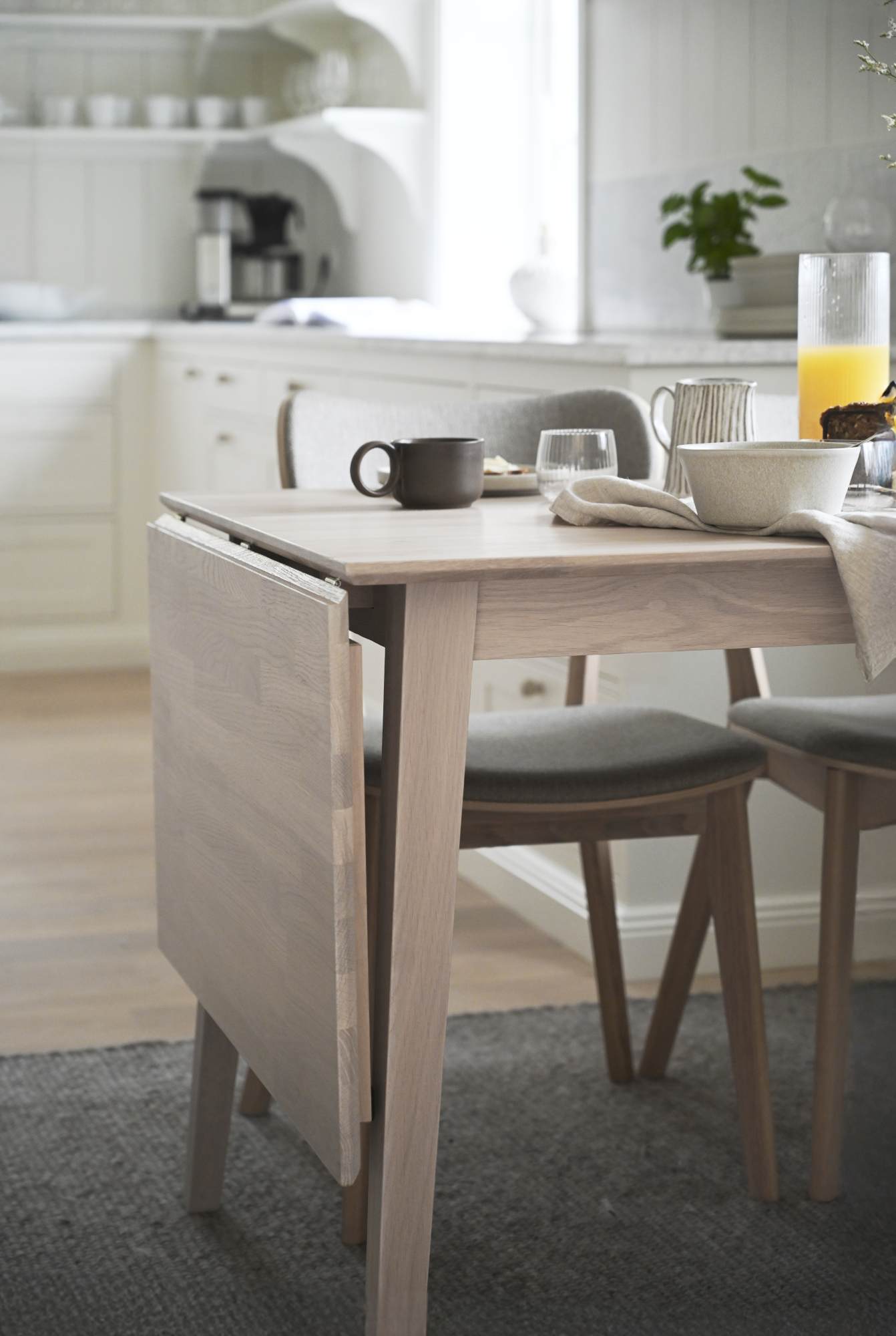 Klapptisch Filippa, 120/165x80cm, Eiche Weiß pigmentiert – stilvoller Blickfang für Ihr Zuhause.