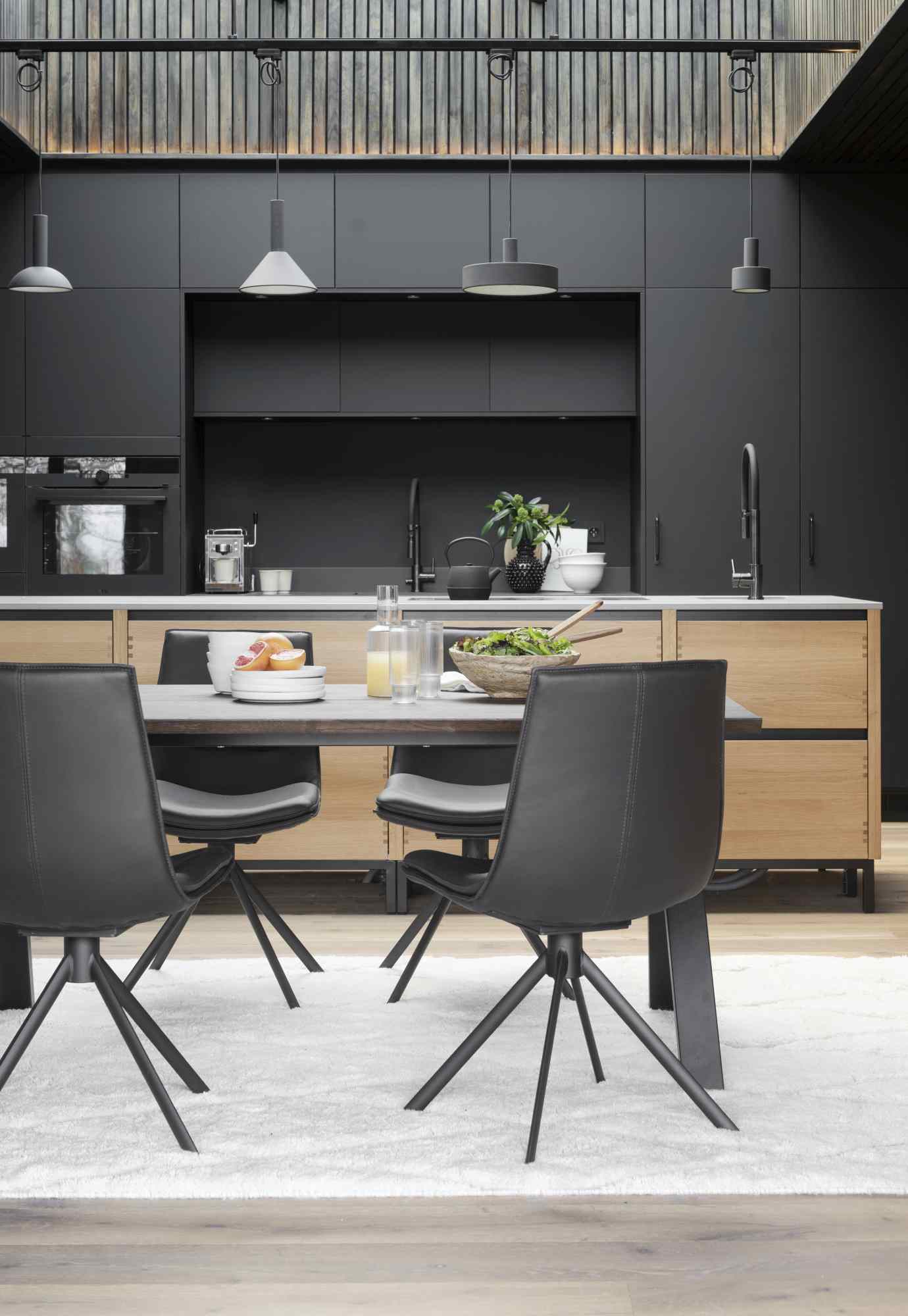 Esstisch Carradale A-Gestell, Eiche Braun, 170x100cm – modernes Design trifft Komfort.