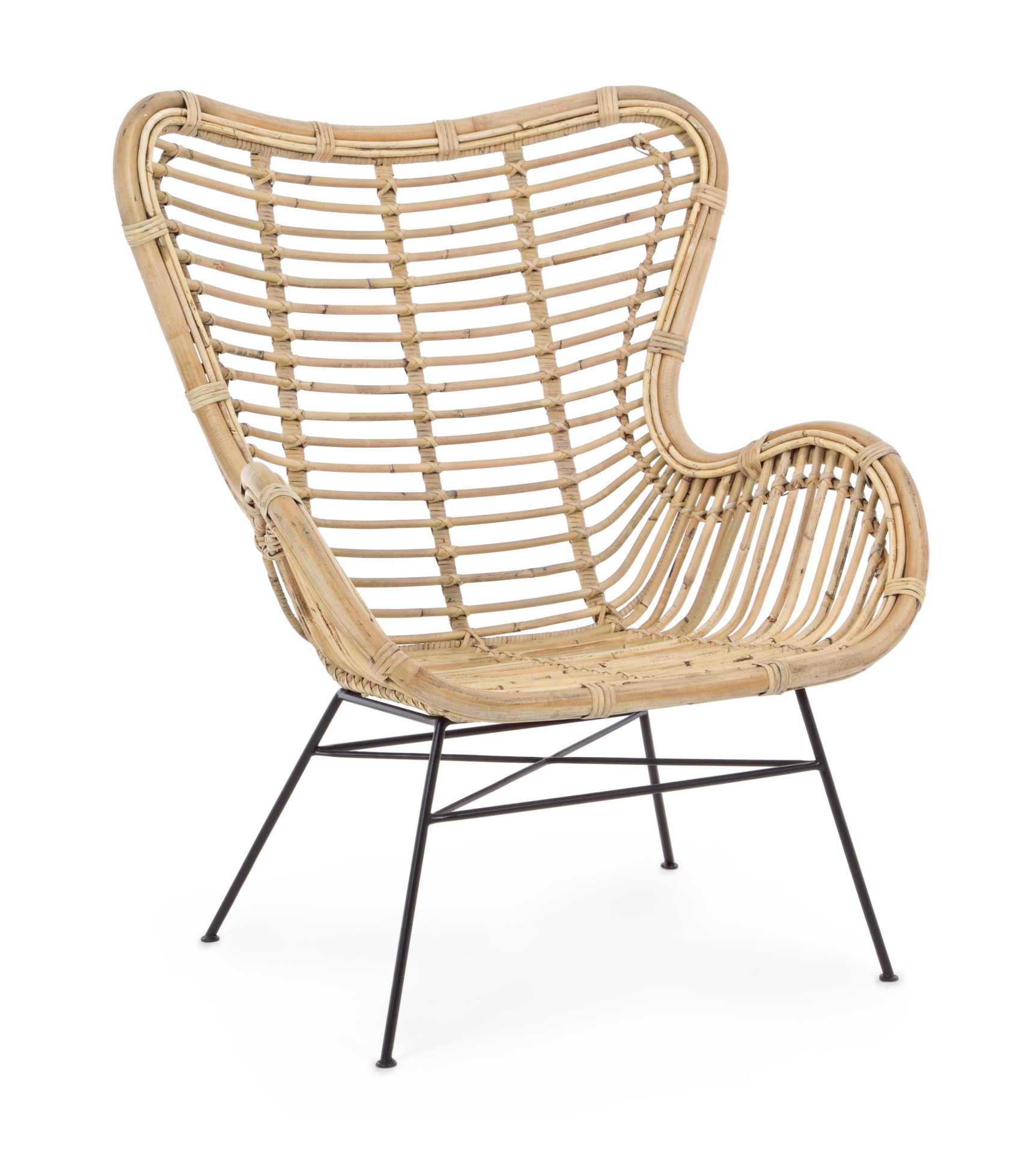Der Sessel Casilda überzeugt mit seinem klassischen Design. Gefertigt wurde er aus Rattan, welches einen natürlichen Farbton besitzt. Das Gestell ist aus Metall und hat eine schwarze Farbe. Der Sessel besitzt eine Sitzhöhe von 37 cm. Die Breite beträgt 74