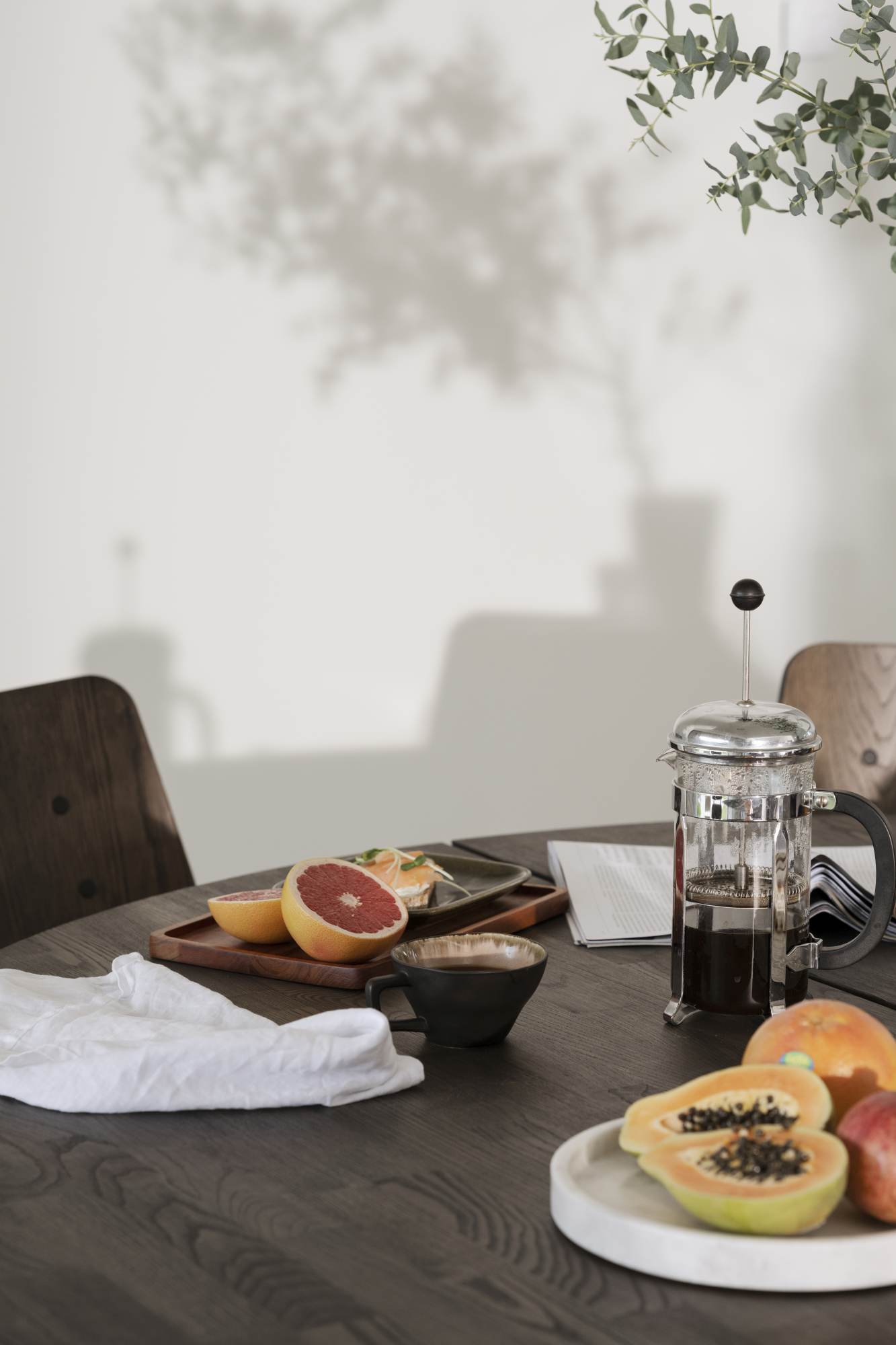 Esstisch Carradale Rund 150cm, Spider-Gestell, Eiche Braun passt perfekt in stilvolle Wohnräume.