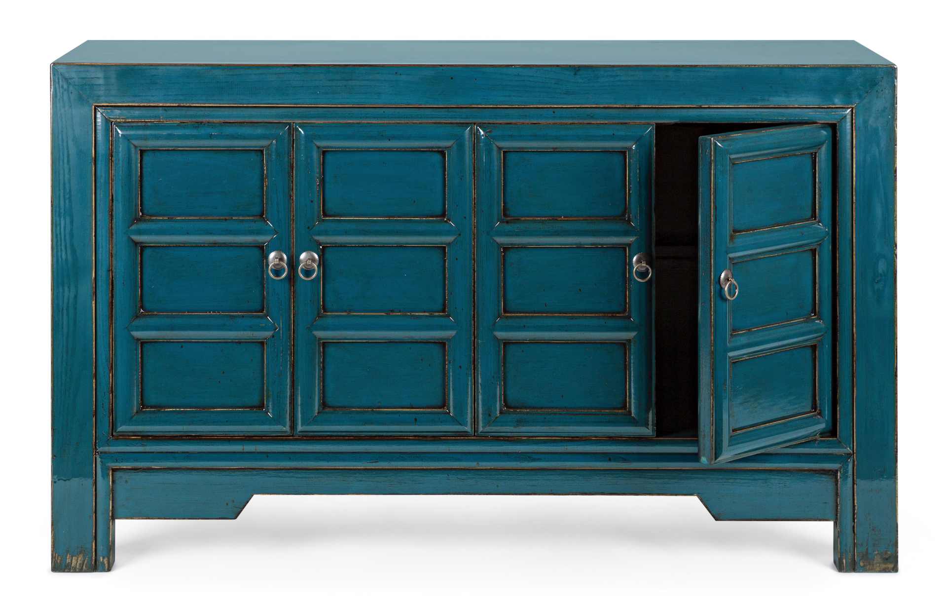 Das Sideboard Jinan überzeugt mit seinem klassischen Design. Gefertigt wurde es aus Ulmen-Holz, welches einen blauen Farbton besitzt. Das Gestell ist auch aus Ulmen-Holz. Das Sideboard verfügt über vier Türen. Die Breite beträgt 133 cm.