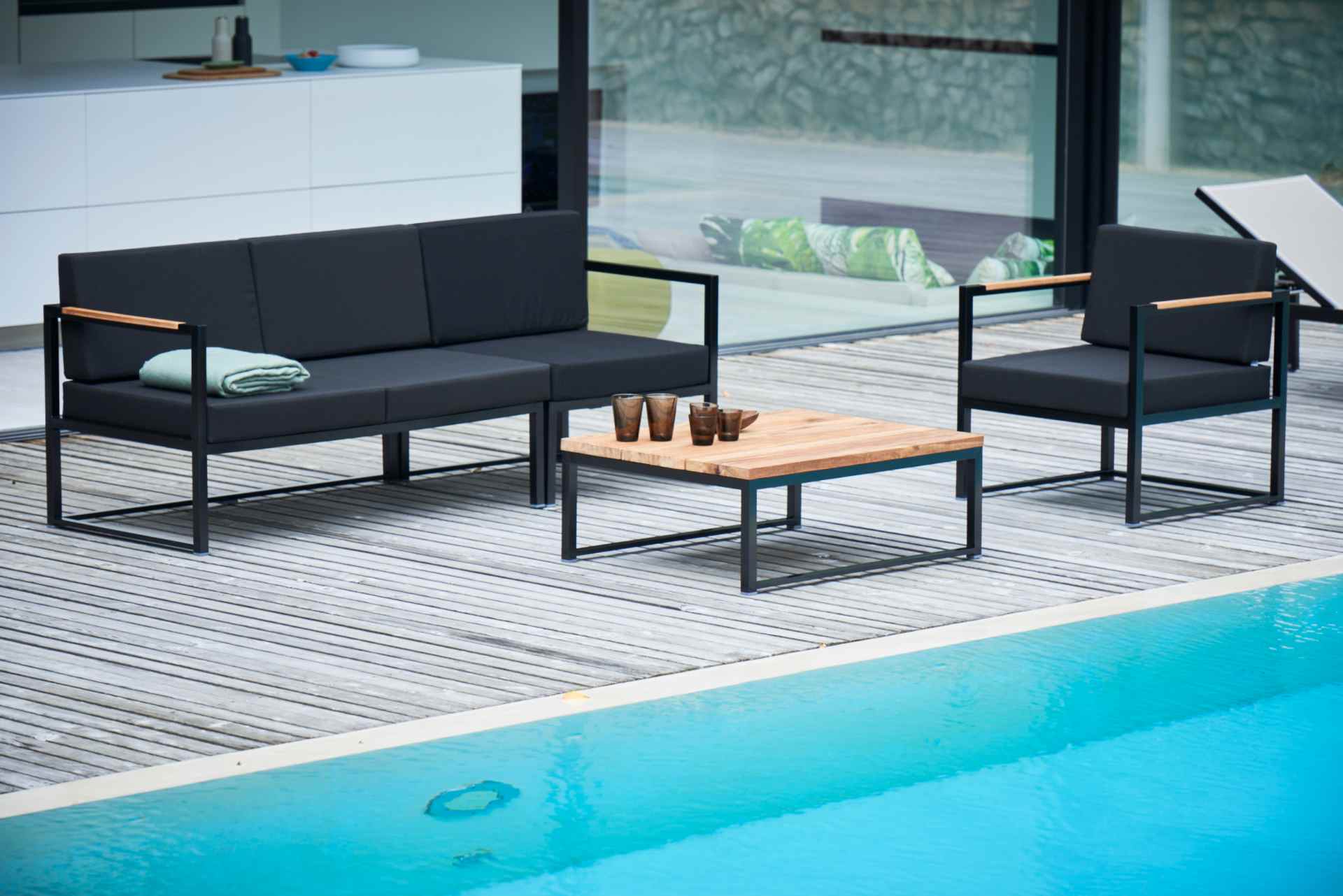 Couchtisch Lux aus Teakholz, Schwarz Couchtisch Lux aus Teakholz, Schwarz