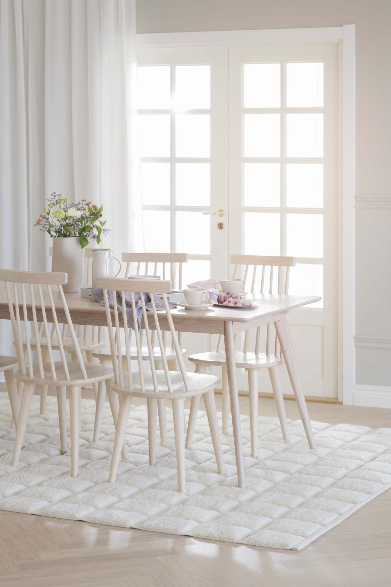 Esstisch Yumi Rechteckig 190x90cm, MDF Eiche weiß pigmentiert – modernes Design trifft Komfort.