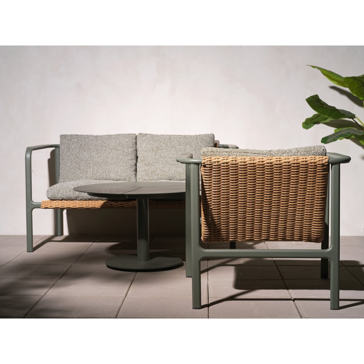 Gartensofa Motty 2-Sitzer, Aluminium & Polyrattan, Nordic Green/Verde Grün