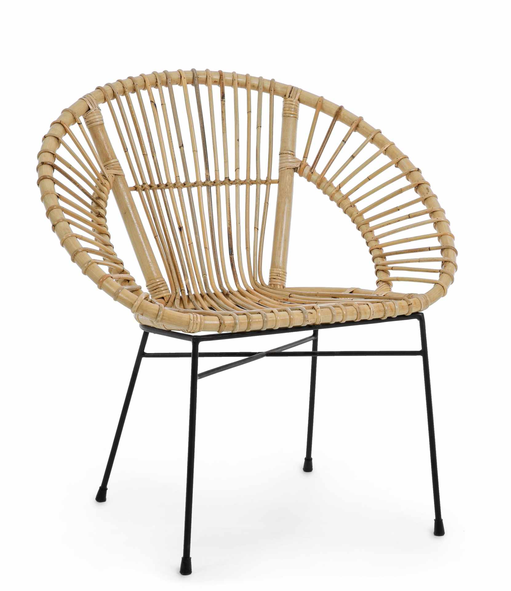 Der Sessel Tolima überzeugt mit seinem klassischen Design. Gefertigt wurde er aus Rattan, welches einen natürlichen Farbton besitzt. Das Gestell ist aus Metall und hat eine schwarze Farbe. Der Sessel besitzt eine Sitzhöhe von 42 cm. Die Breite beträgt 58 