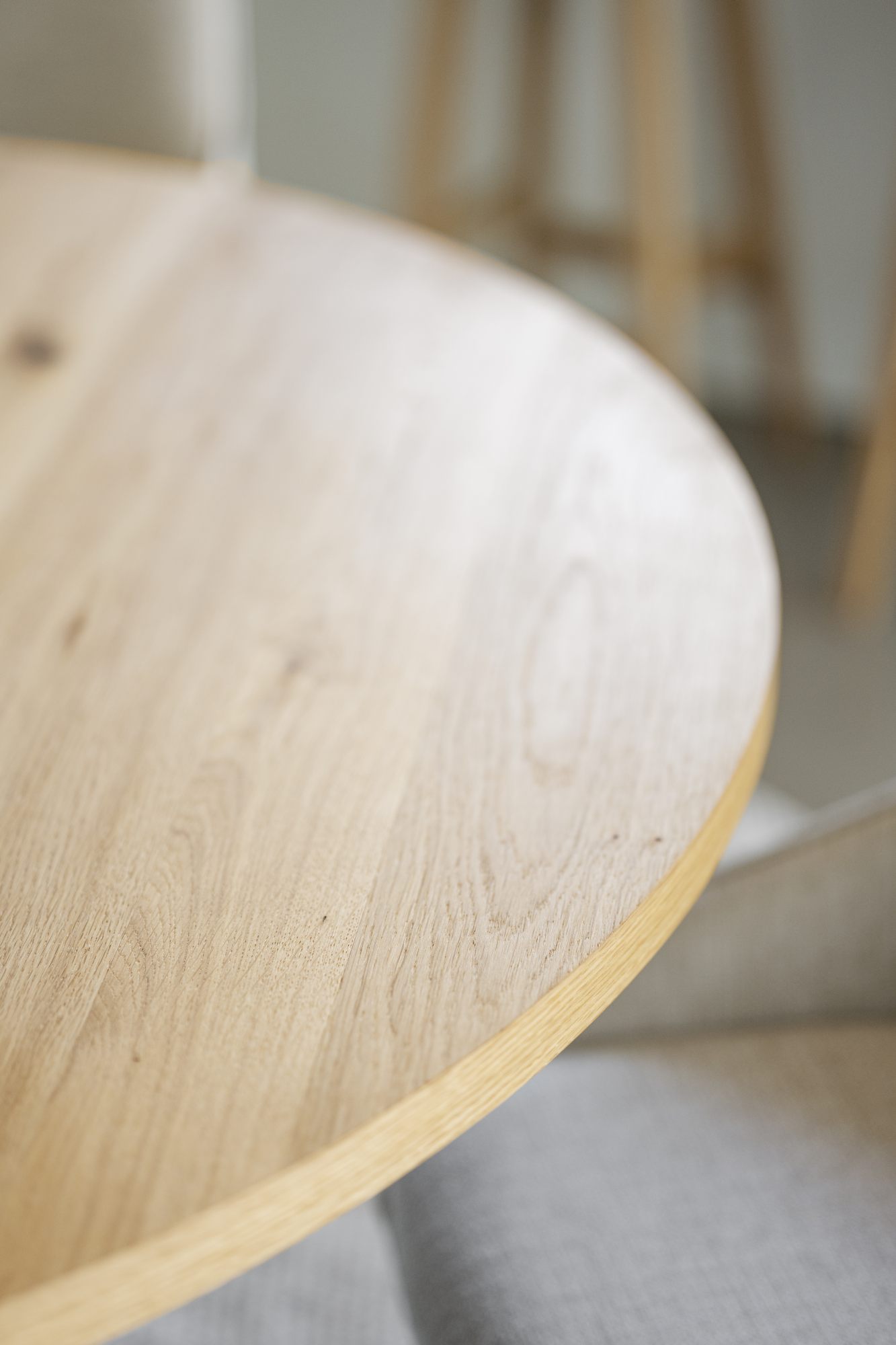Esstisch Maddock Rund 135cm, Eiche Natur – überzeugt mit zeitlosem Stil.