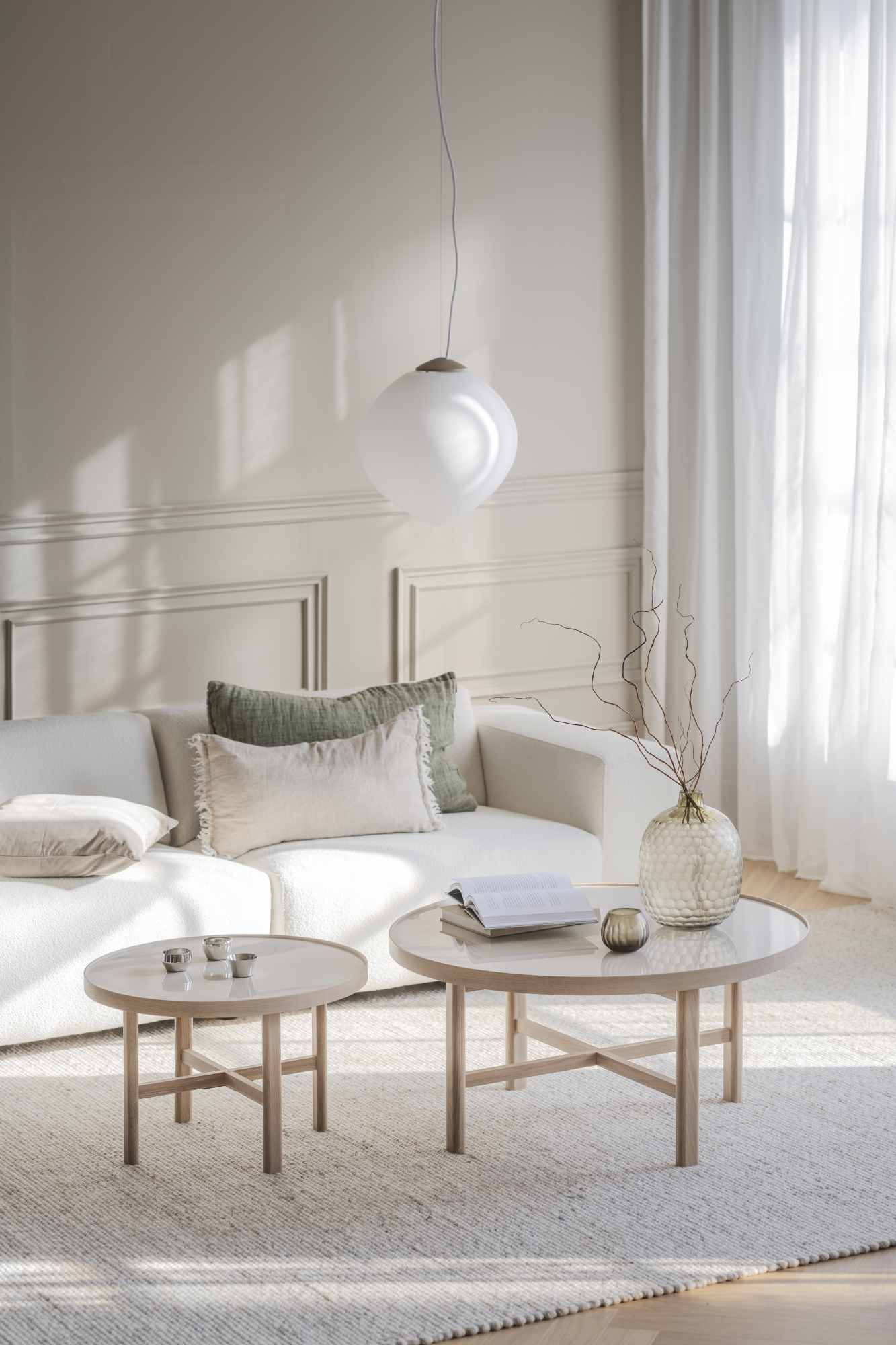 Komfortabel & schön – Couchtisch Marsden Rund 60cm, Weiß.