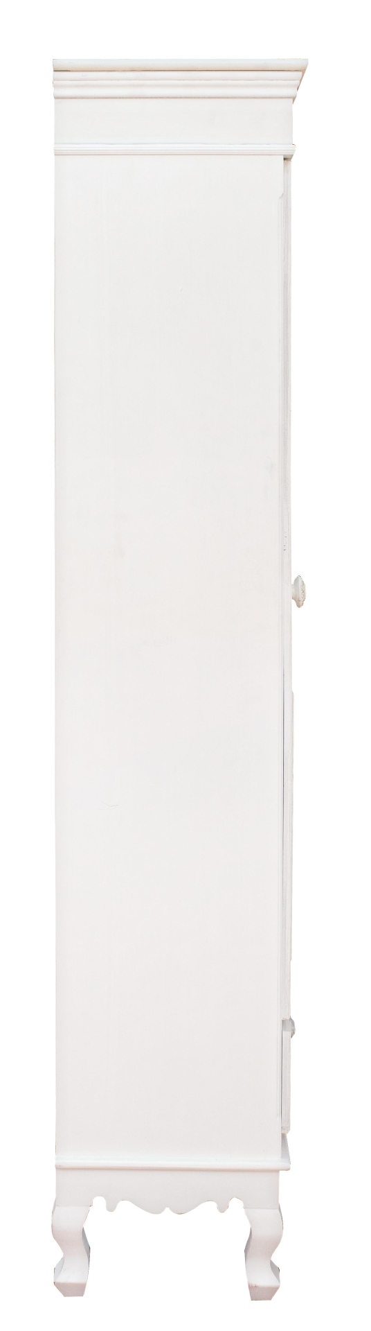 Die Vitrine Clorine überzeugt mit ihrem klassischen Design. Gefertigt wurde sie aus MDF, welches einen weißen Farbton besitzt. Die Vitrine verfügt über eine Glastür und eine Schublade mit ausreichend Stauraum im inneren. Die Breite beträgt 50 cm.