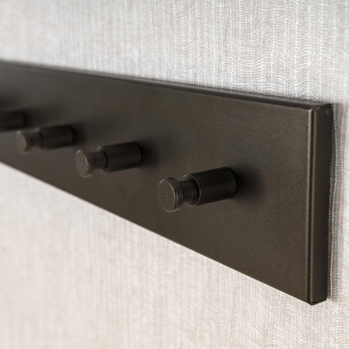 Garderobe Aret aus Metall mit 6 Haken in Bronze-Finish